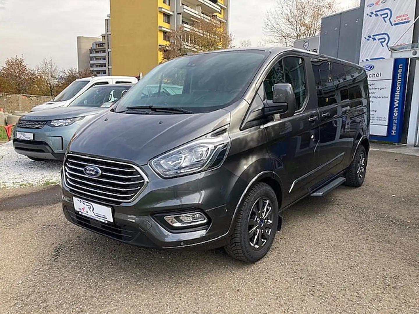 Ford Tourneo Custom 2,0 EcoBlue 320 L2 Titanium Grau - 2