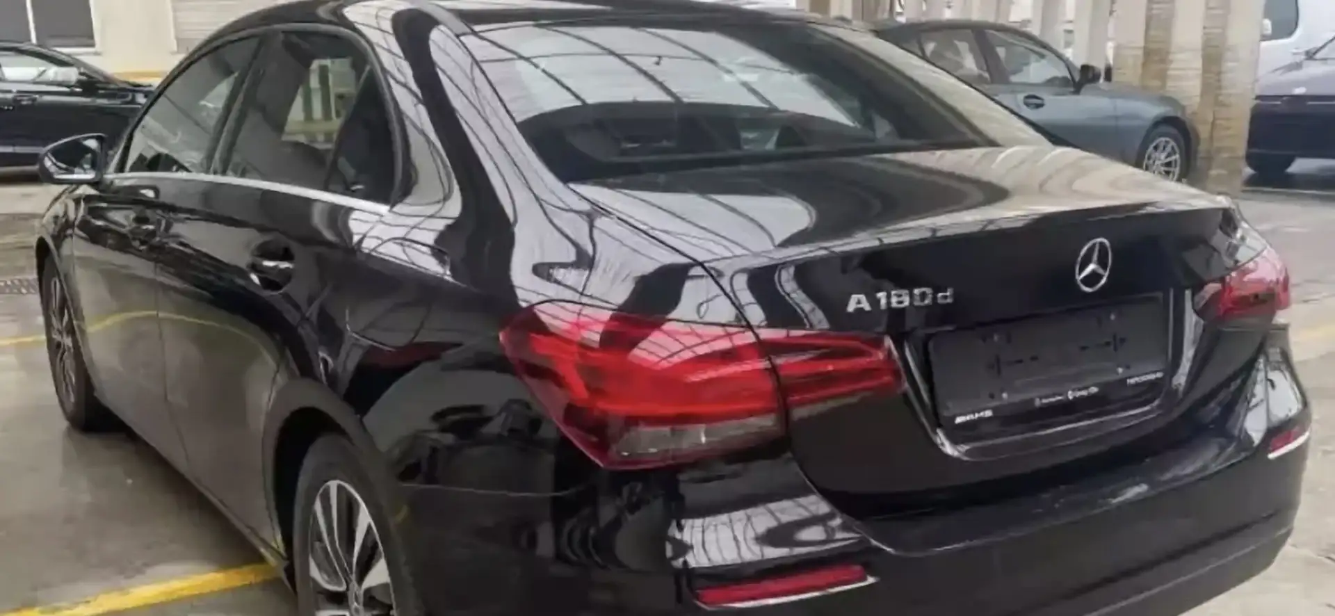 Mercedes-Benz A 180 d Limousine Aut. - 1