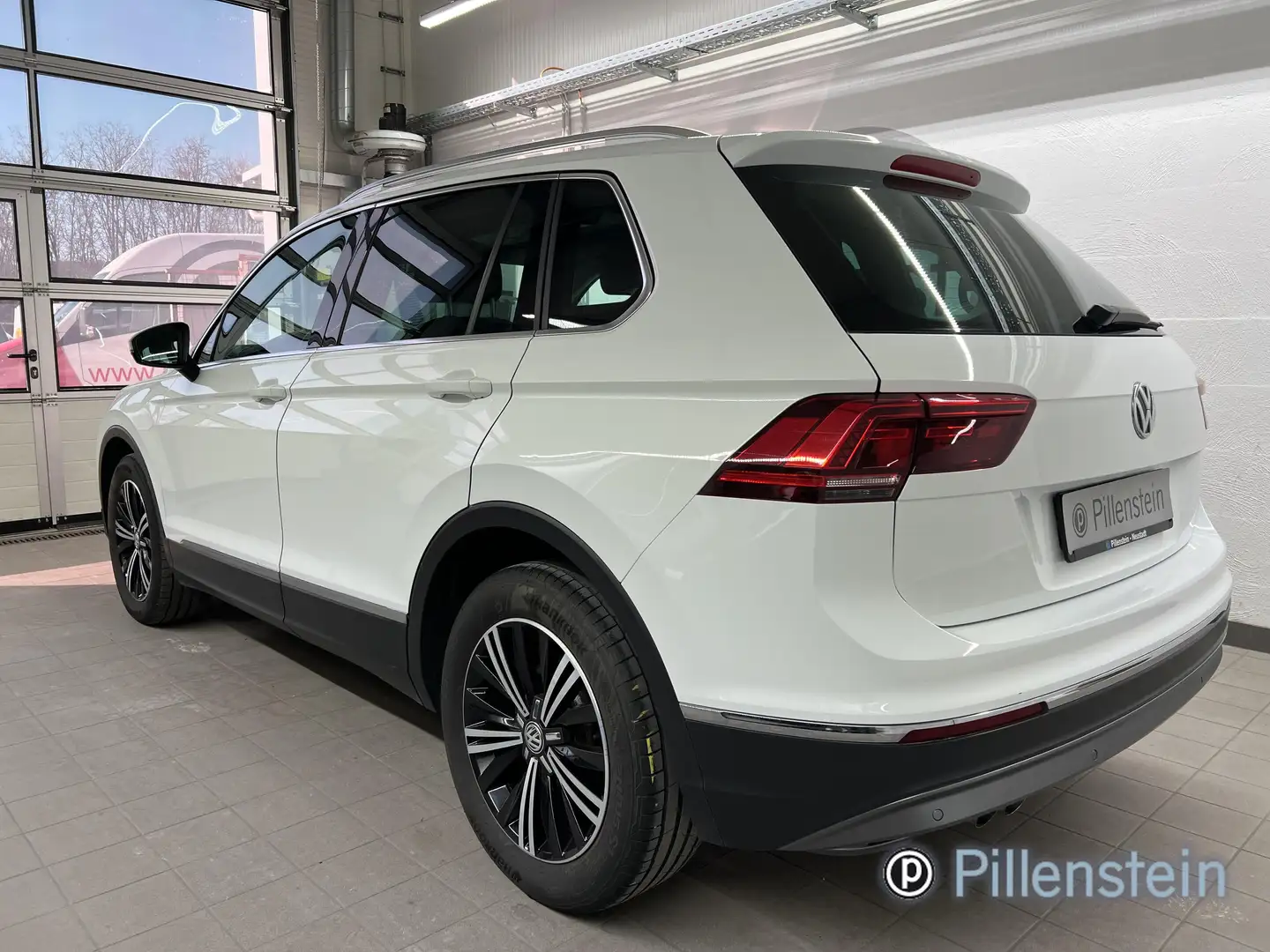 Volkswagen Tiguan TDI HIGHLINE NAVI+LED+18"+eHKL Wit - 2