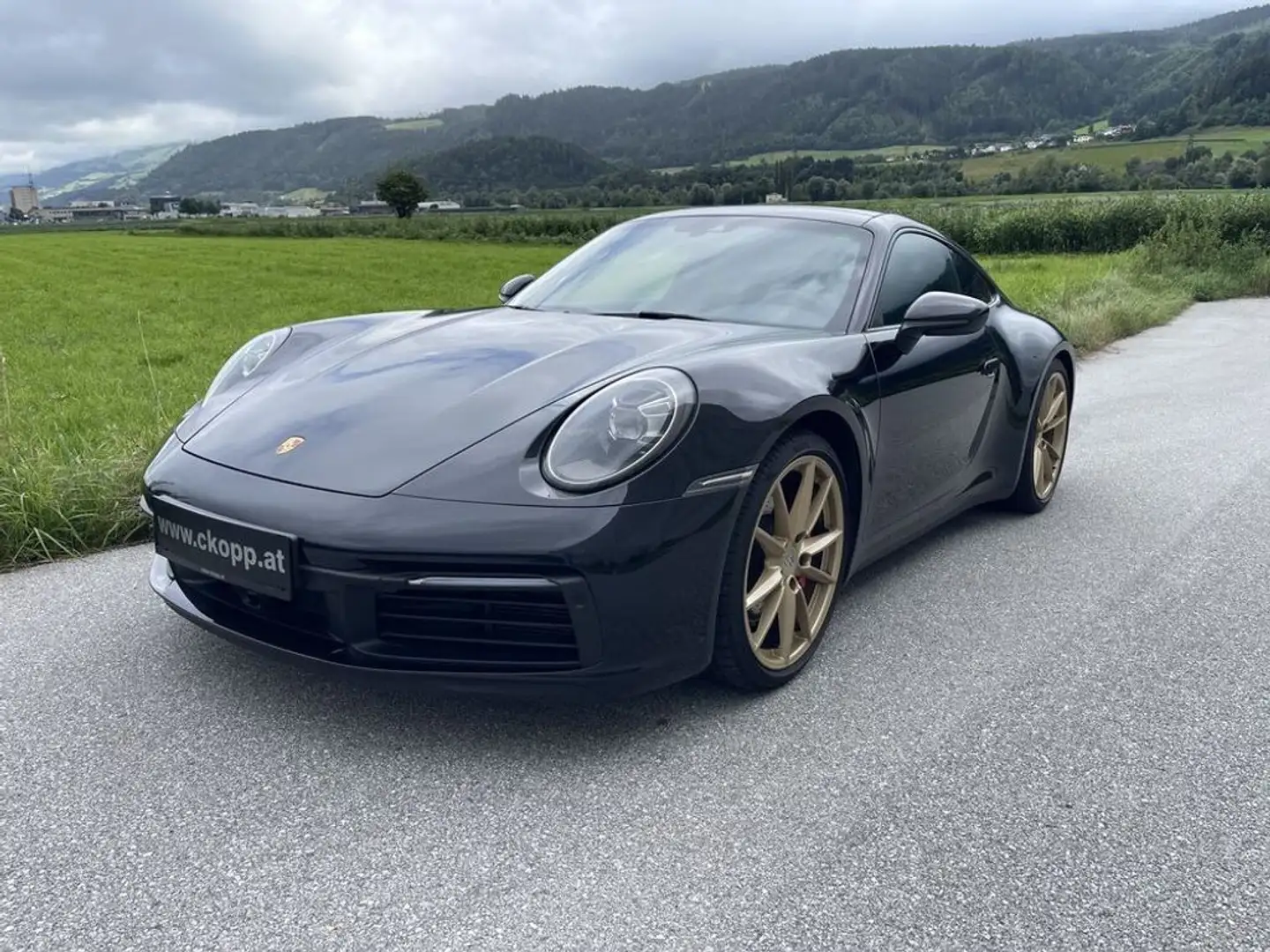 Porsche 911 Carrera 4S, ALLRAD Schwarz - 2