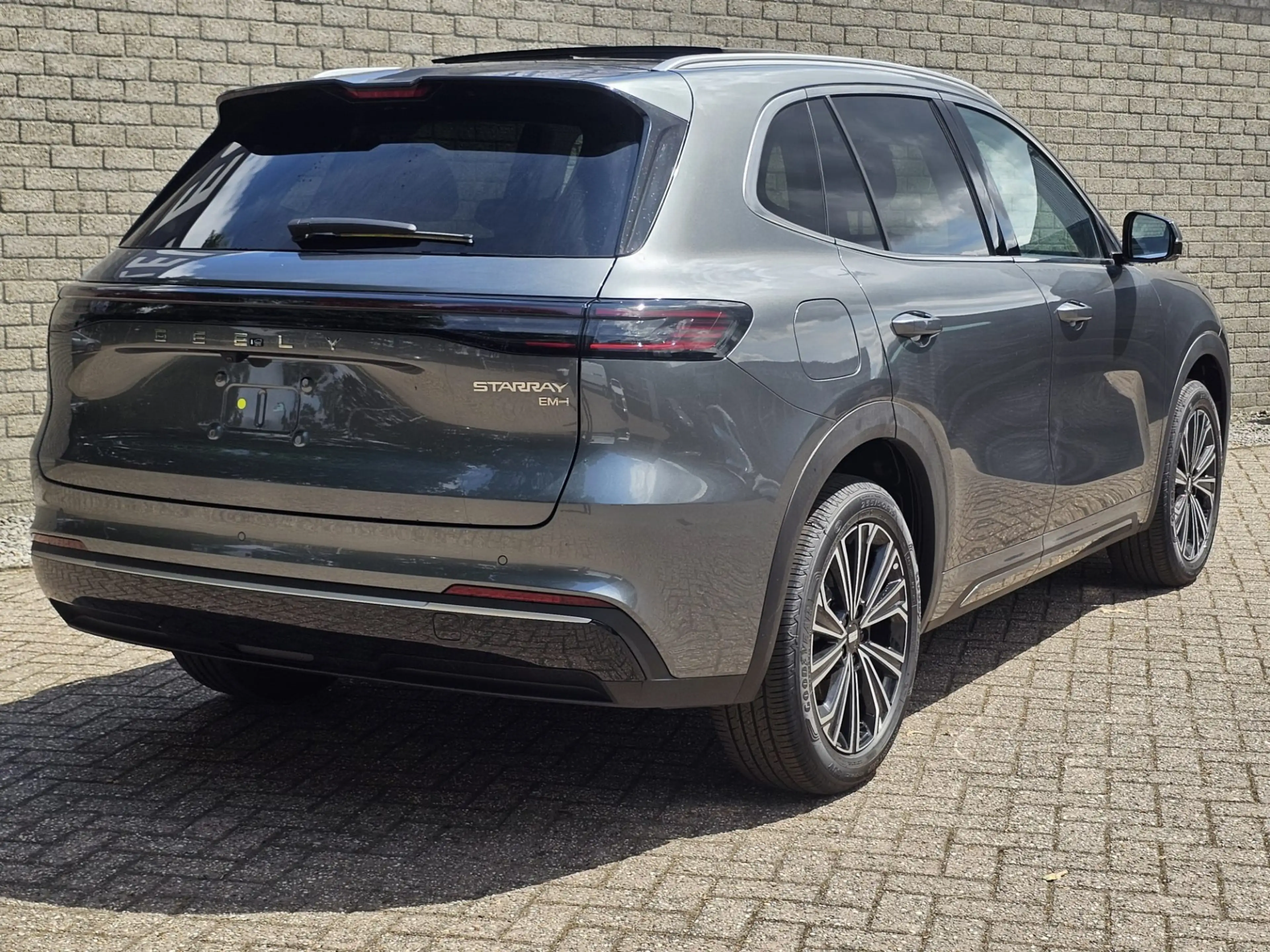 Geely Starray EM-i 1.5 Max+ — photo 5