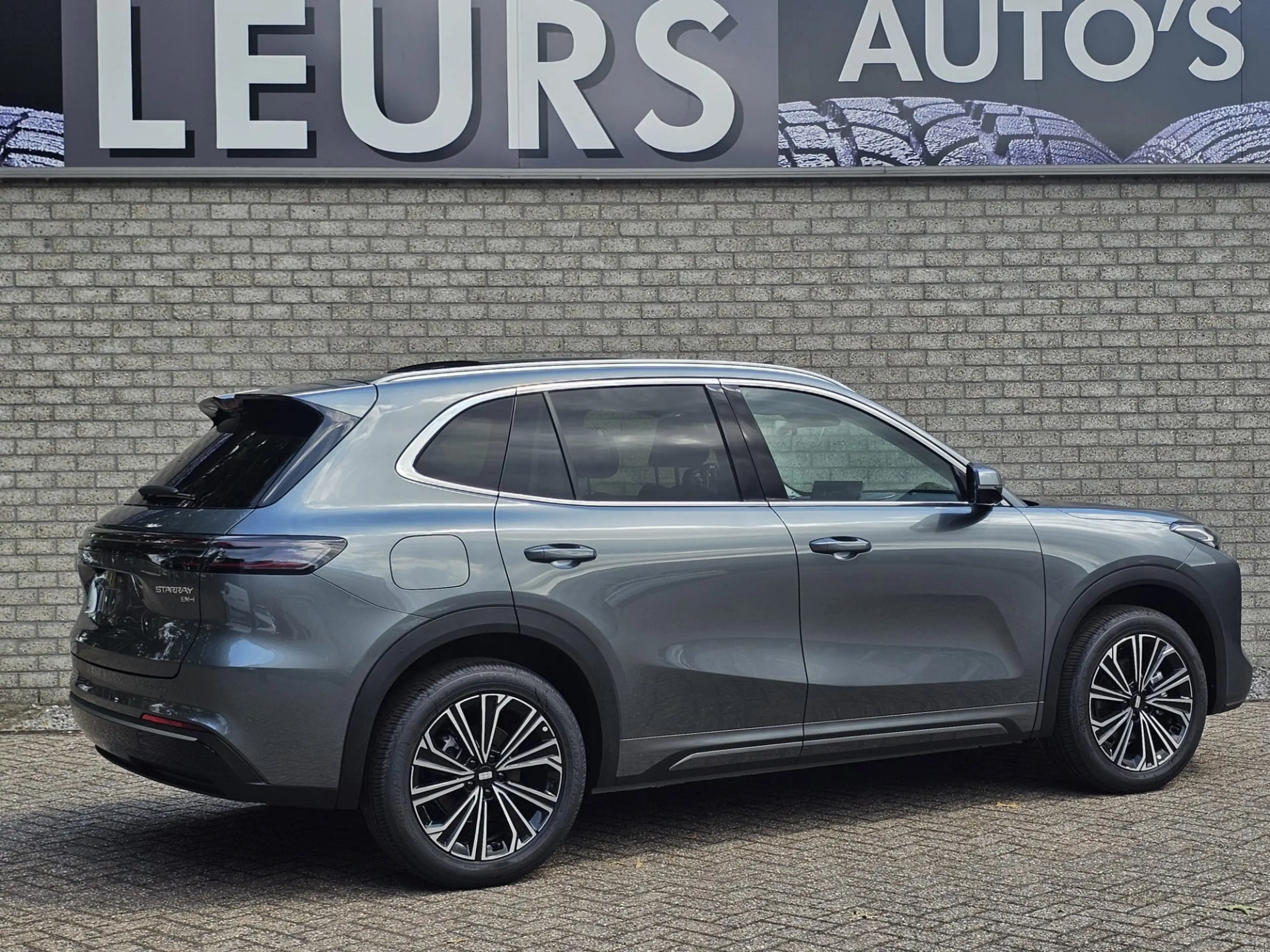 Geely Starray EM-i 1.5 Max+ — photo 4
