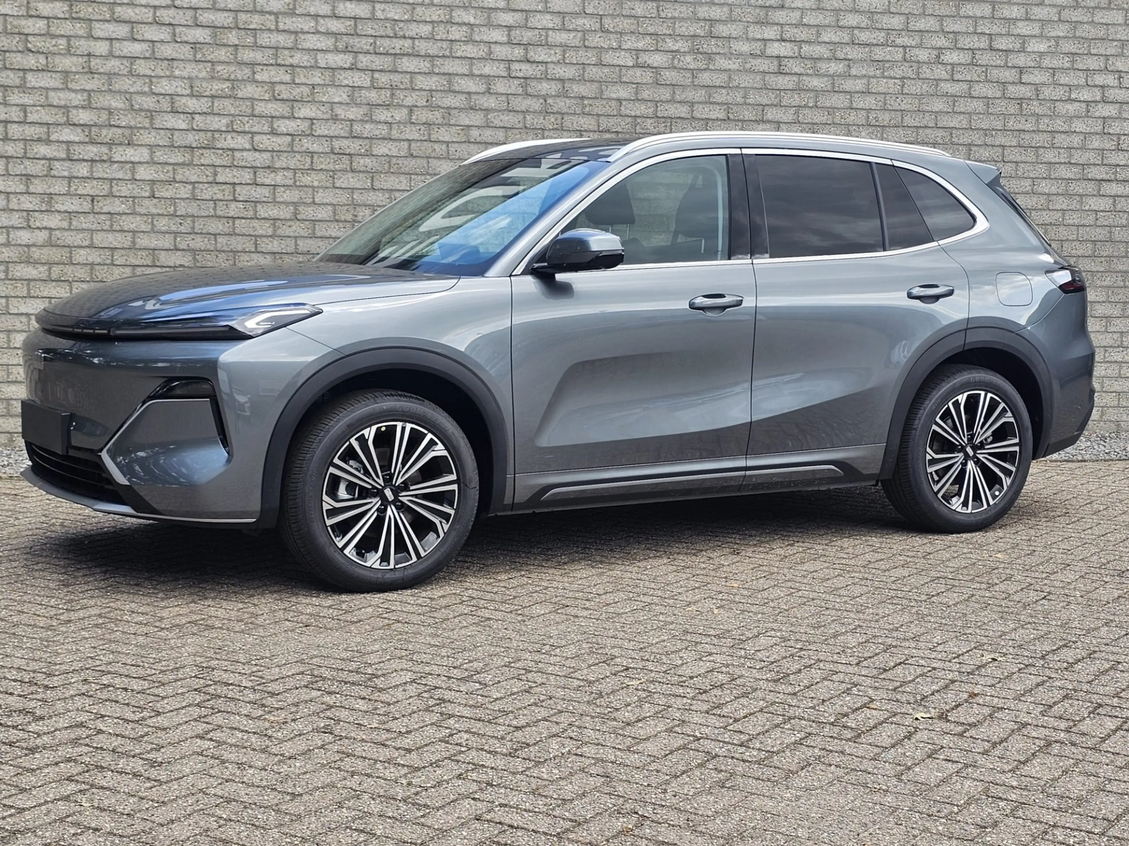 Geely Starray EM-i 1.5 Max+ — photo 2