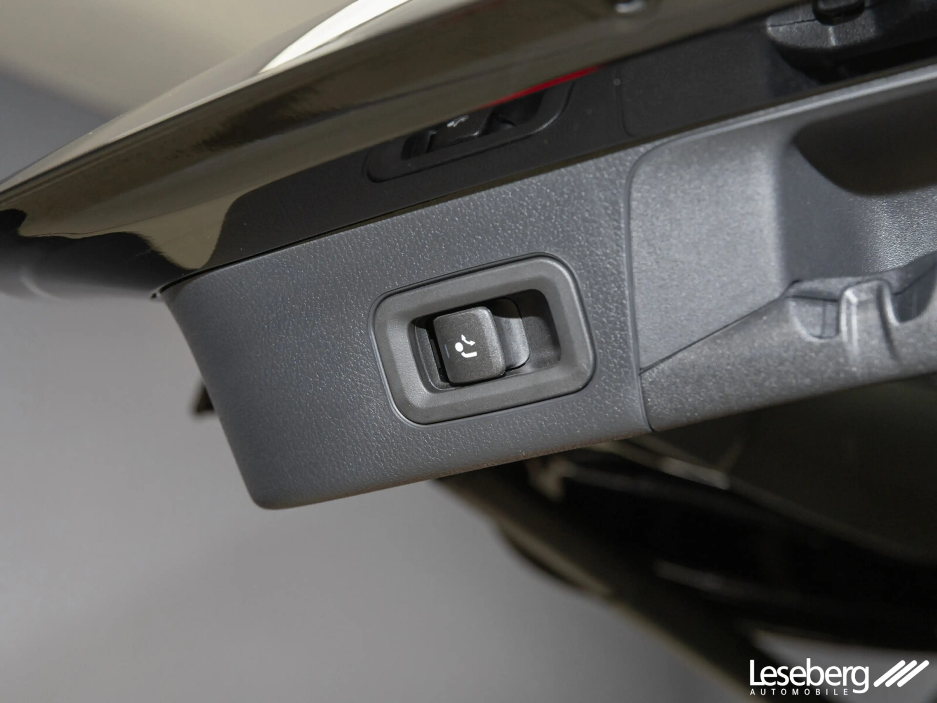Mercedes-Benz EQB 250 EQB 250+ AMG Advanced LED/AHK/Pano/Distronic/Shz — photo 10
