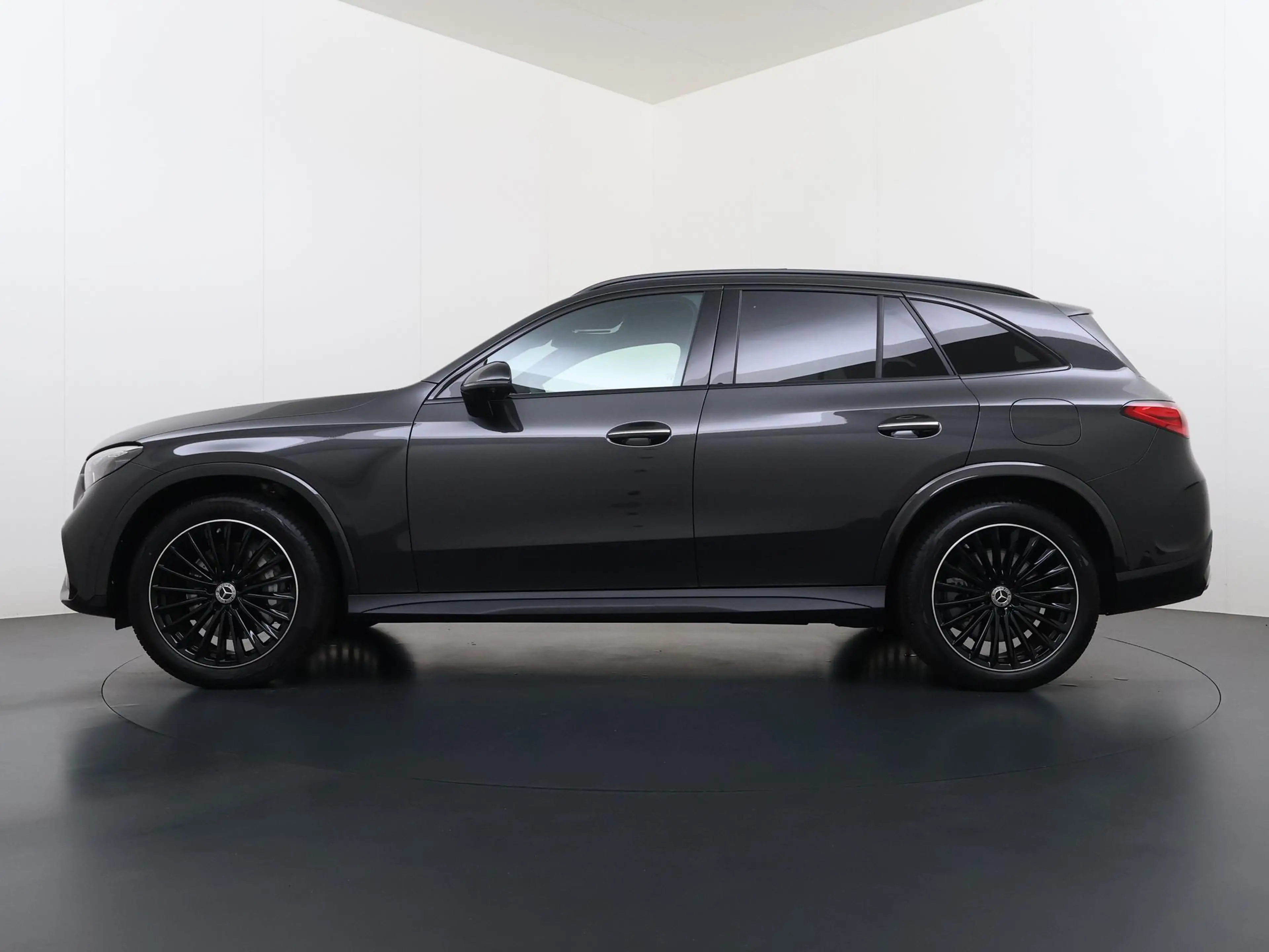 Mercedes-Benz GLC 300 300e 4MATIC AMG Line | Luchtvering | Panorama - Sc — photo 3