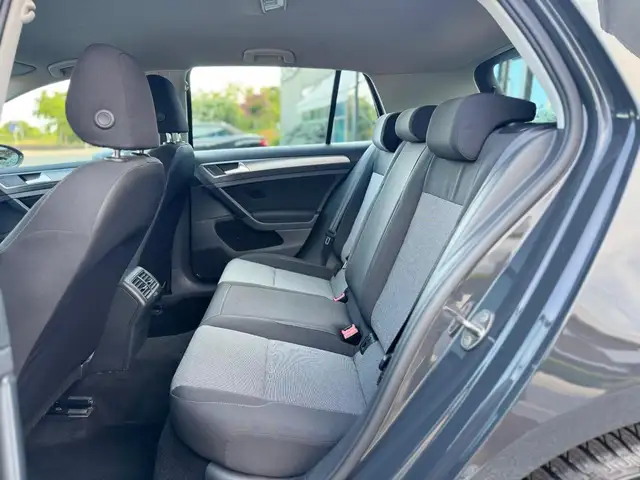 Volkswagen Golf view 9