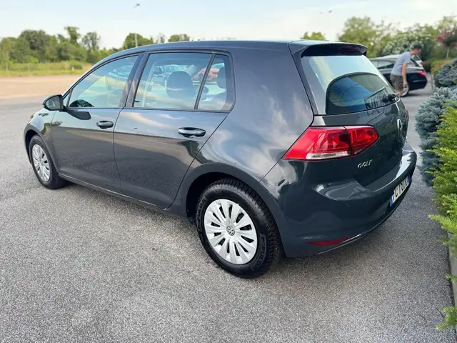 Volkswagen Golf view 5