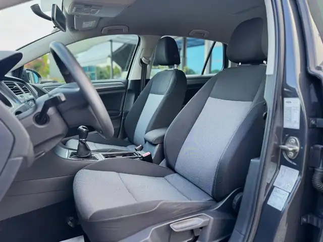 Volkswagen Golf view 8