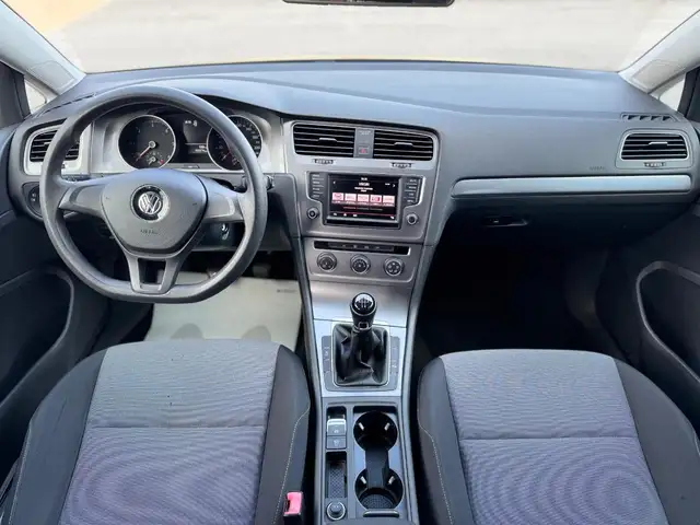 Volkswagen Golf view 10