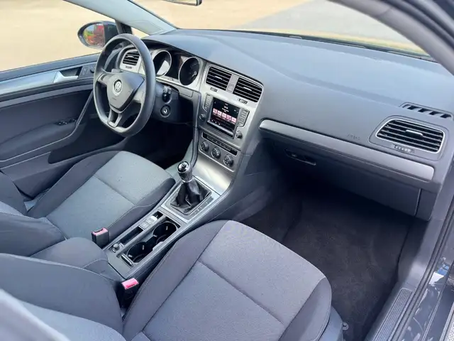 Volkswagen Golf view 12