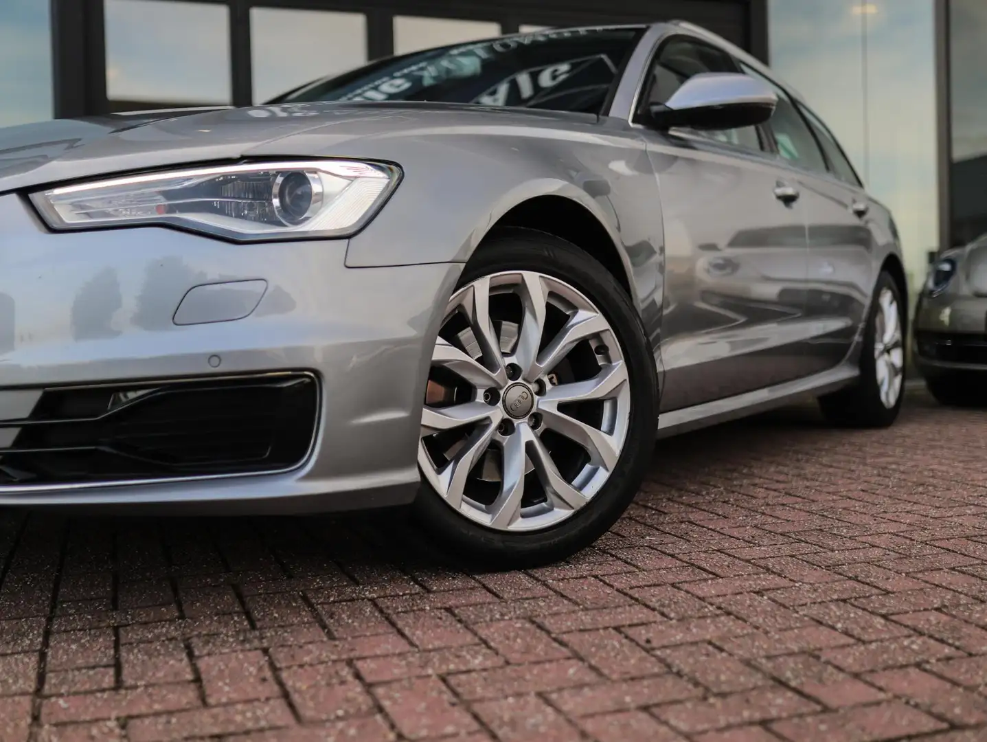 Audi A6 Avant 1.8 TFSI Business Edition | 4-Zone Airco | C Grijs - 2