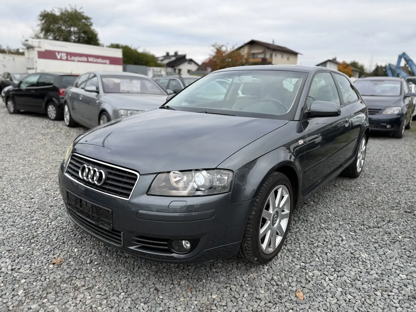 Audi A3 2.0 FSI Ambition Grau - 1