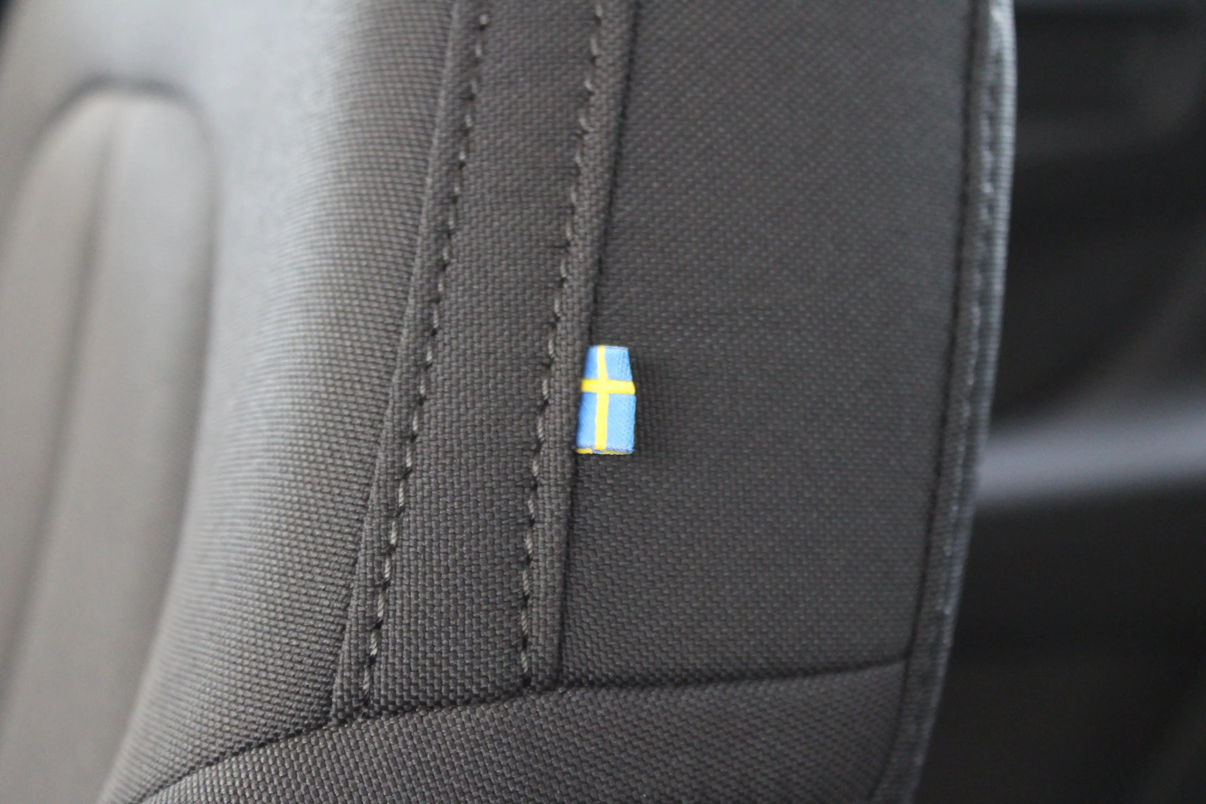 Volvo EC40 Single Plus Europa Black Edition 70kWh Power Seats — photo 26
