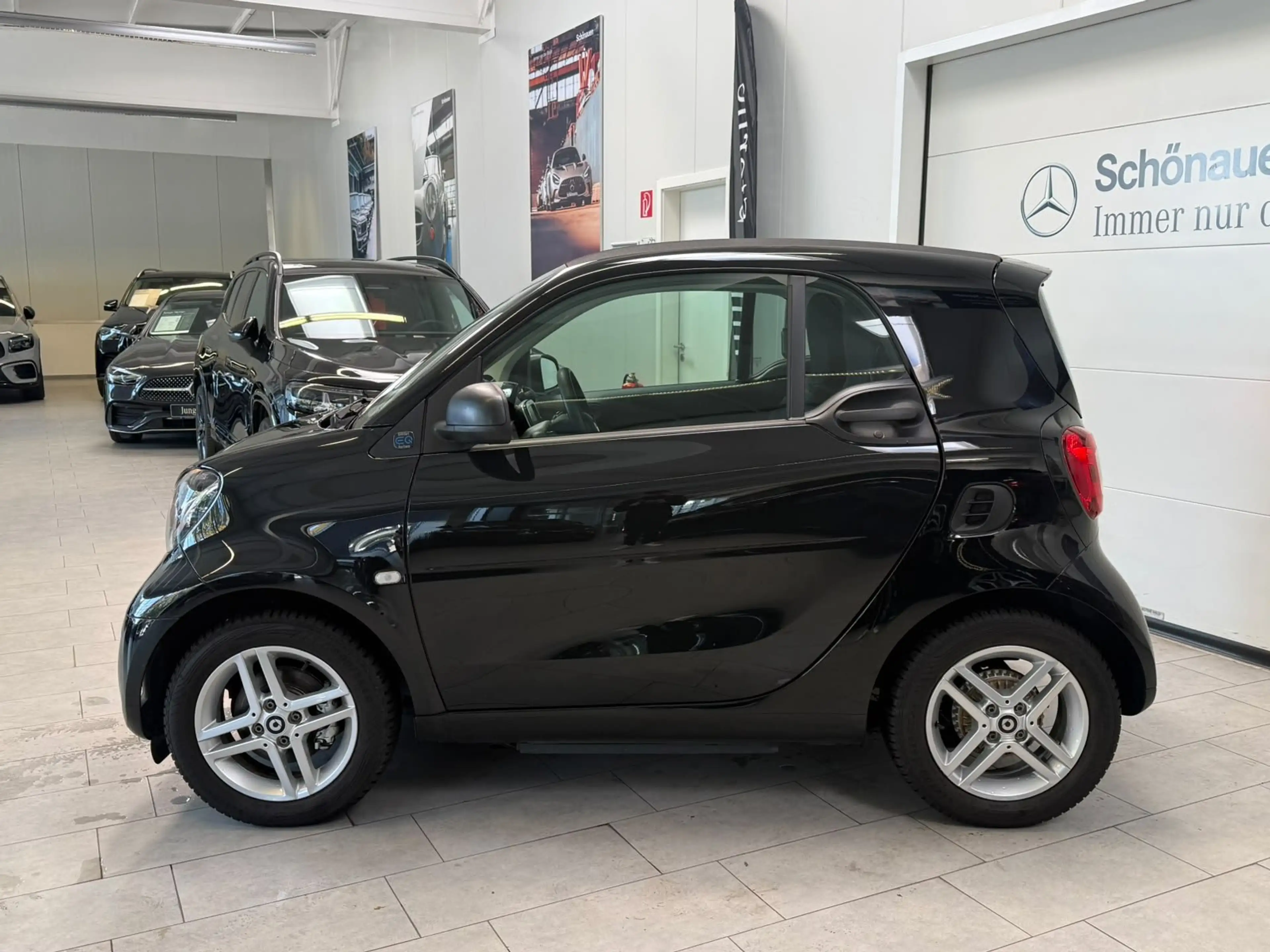 smart forTwo EQ fortwo Coupé 22KW+PURE+KLIMA+DAB+EINPARKHILFE — photo 3