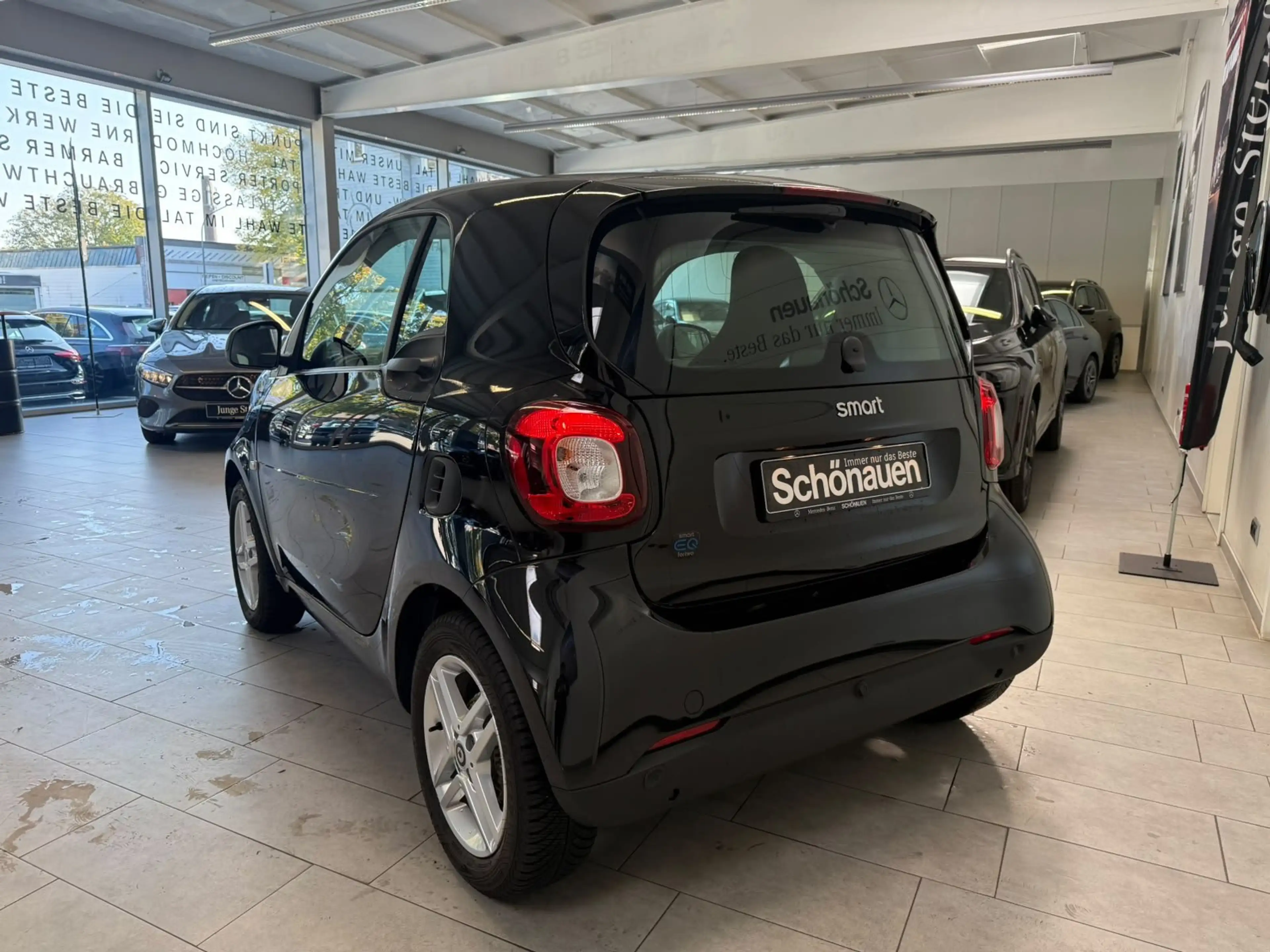 smart forTwo EQ fortwo Coupé 22KW+PURE+KLIMA+DAB+EINPARKHILFE — photo 4