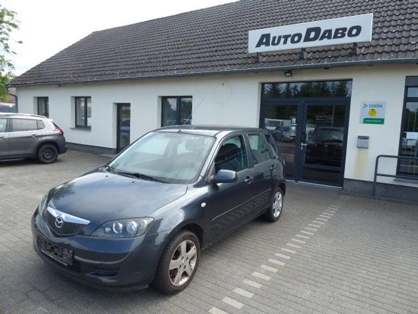 Mazda 2 Lim. 1.4 Active Grau - 1