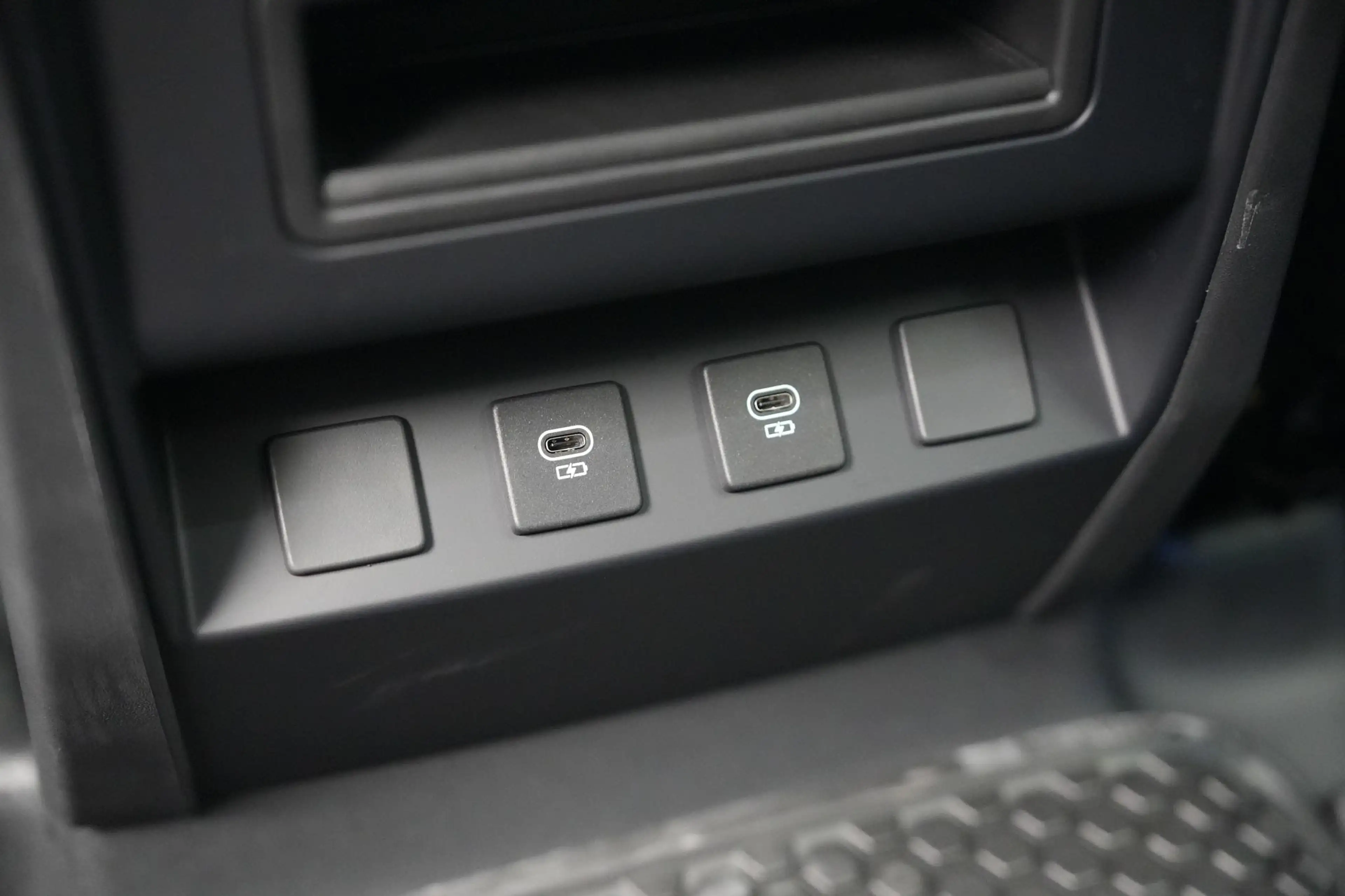 Land Rover Defender 2.0 P300e 110 X-Dynamic PHEV SE | NIEUW! | Leder | — photo 20