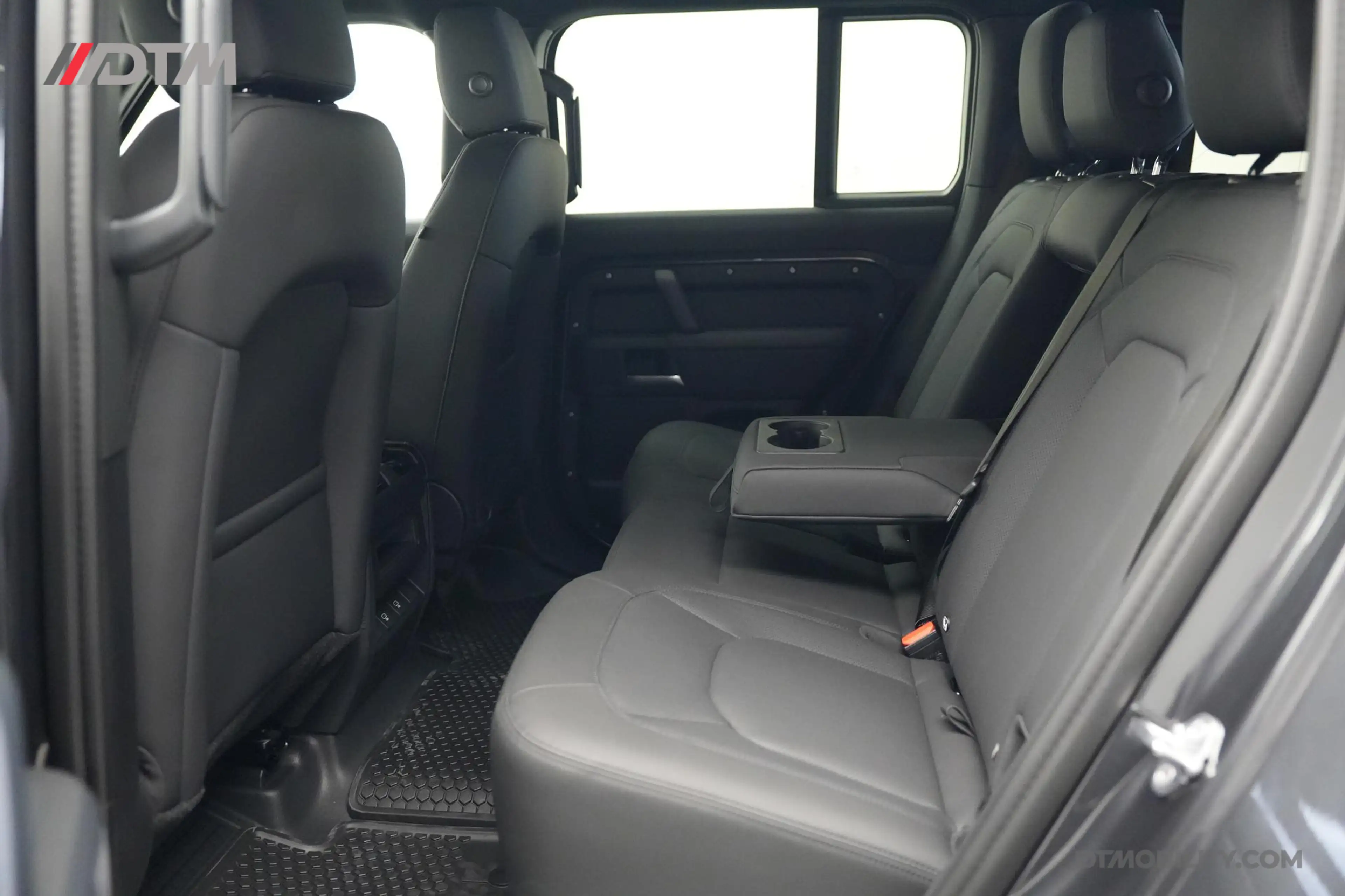 Land Rover Defender 2.0 P300e 110 X-Dynamic PHEV SE | NIEUW! | Leder | — photo 13