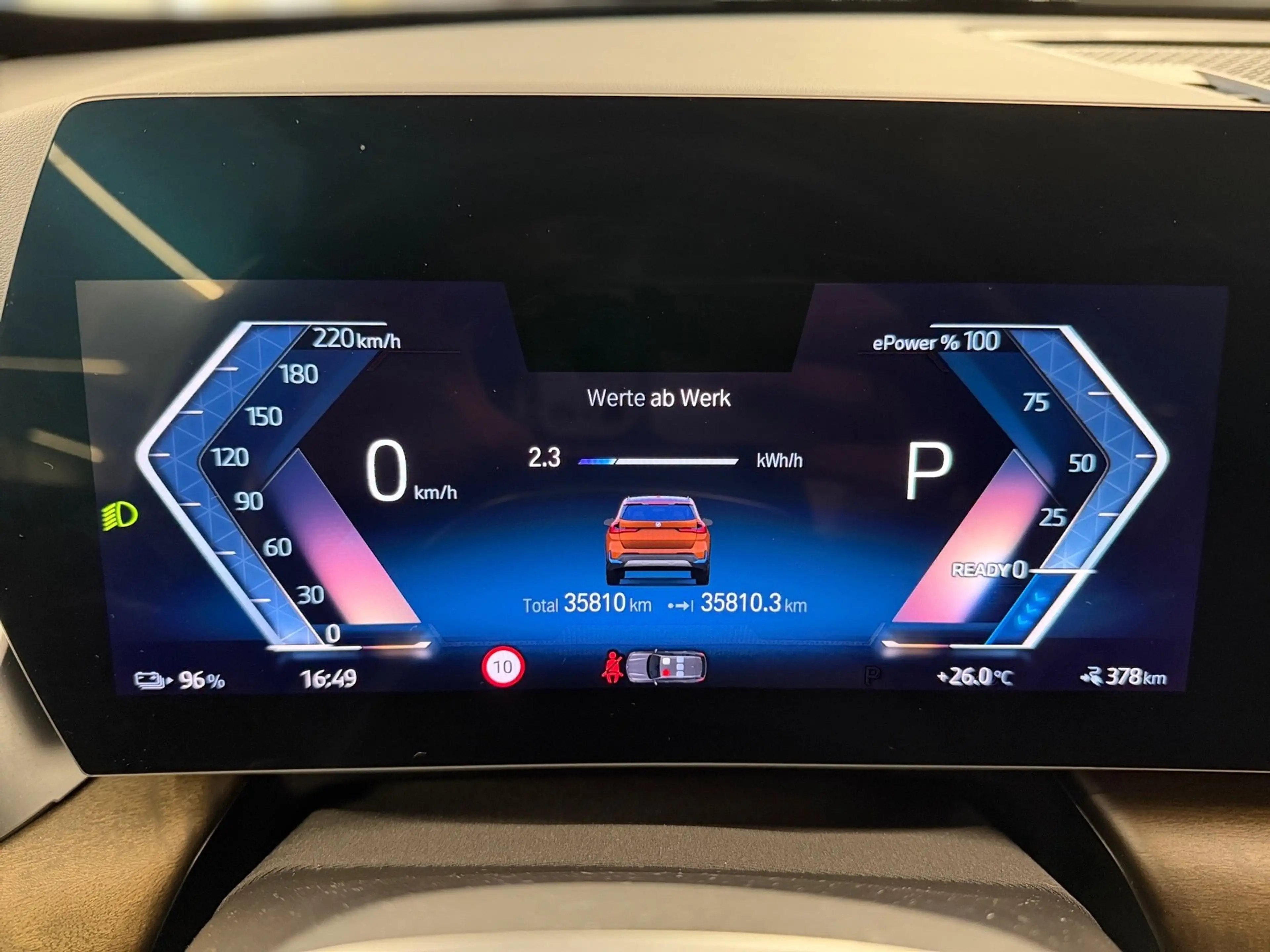 BMW iX1 xDrive30 — photo 4