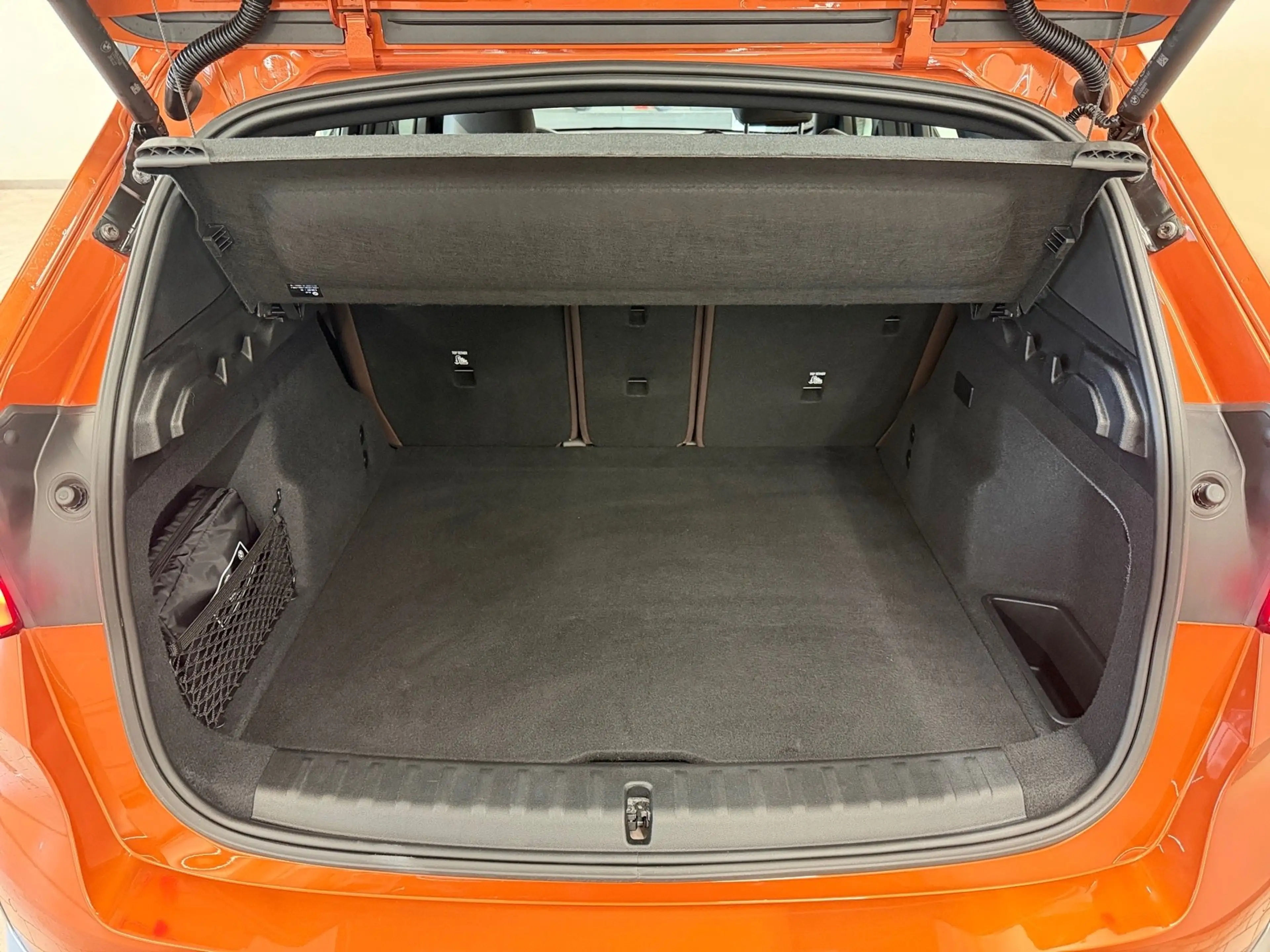 BMW iX1 xDrive30 — photo 10