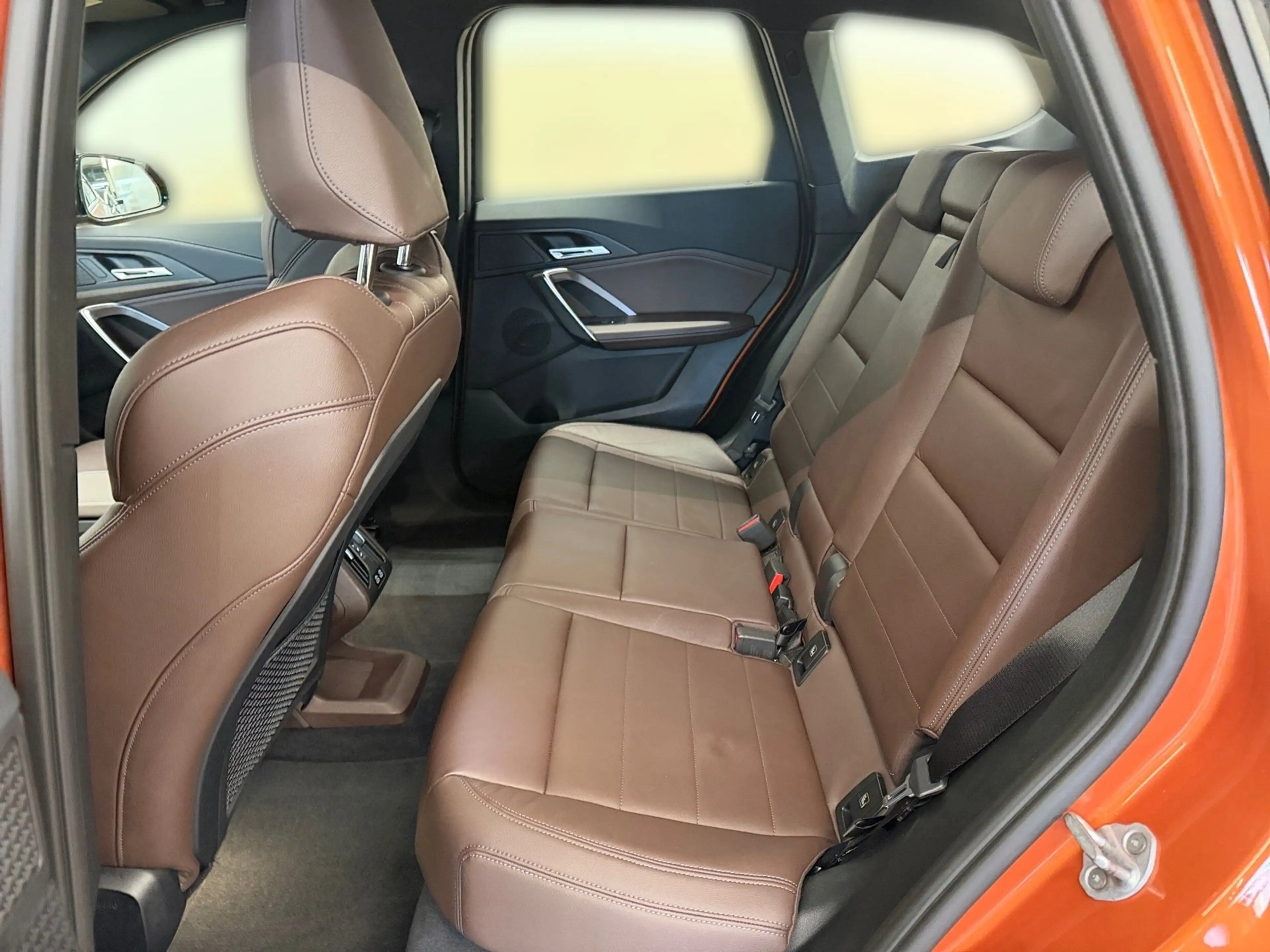 BMW iX1 xDrive30 — photo 6