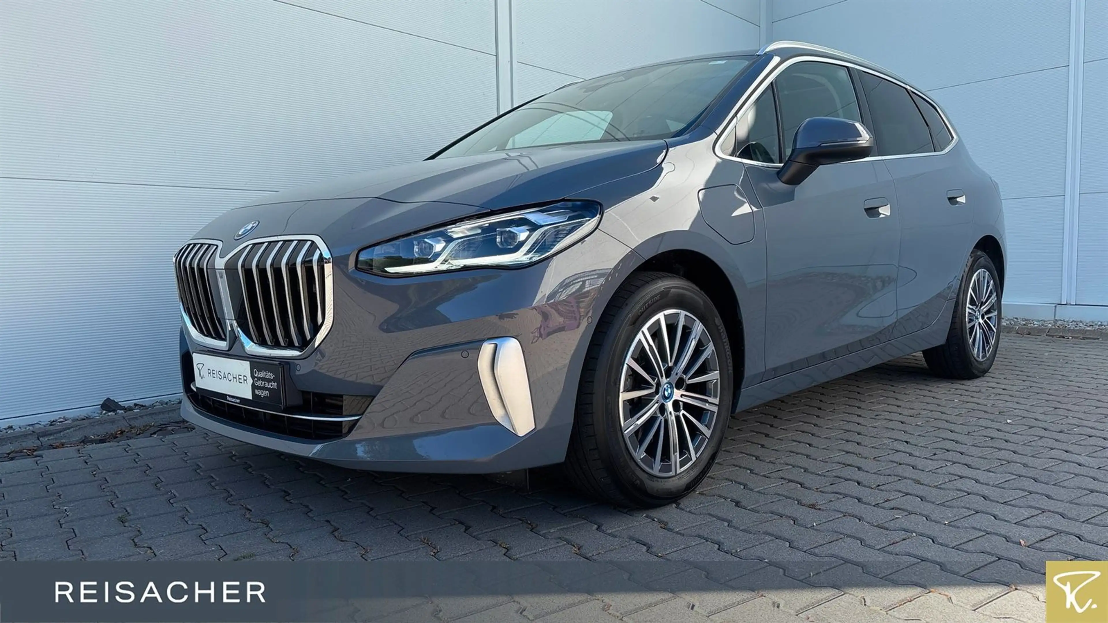 BMW 225 225e A xDrive Active Tourer Luxury Line,Pano,AHK