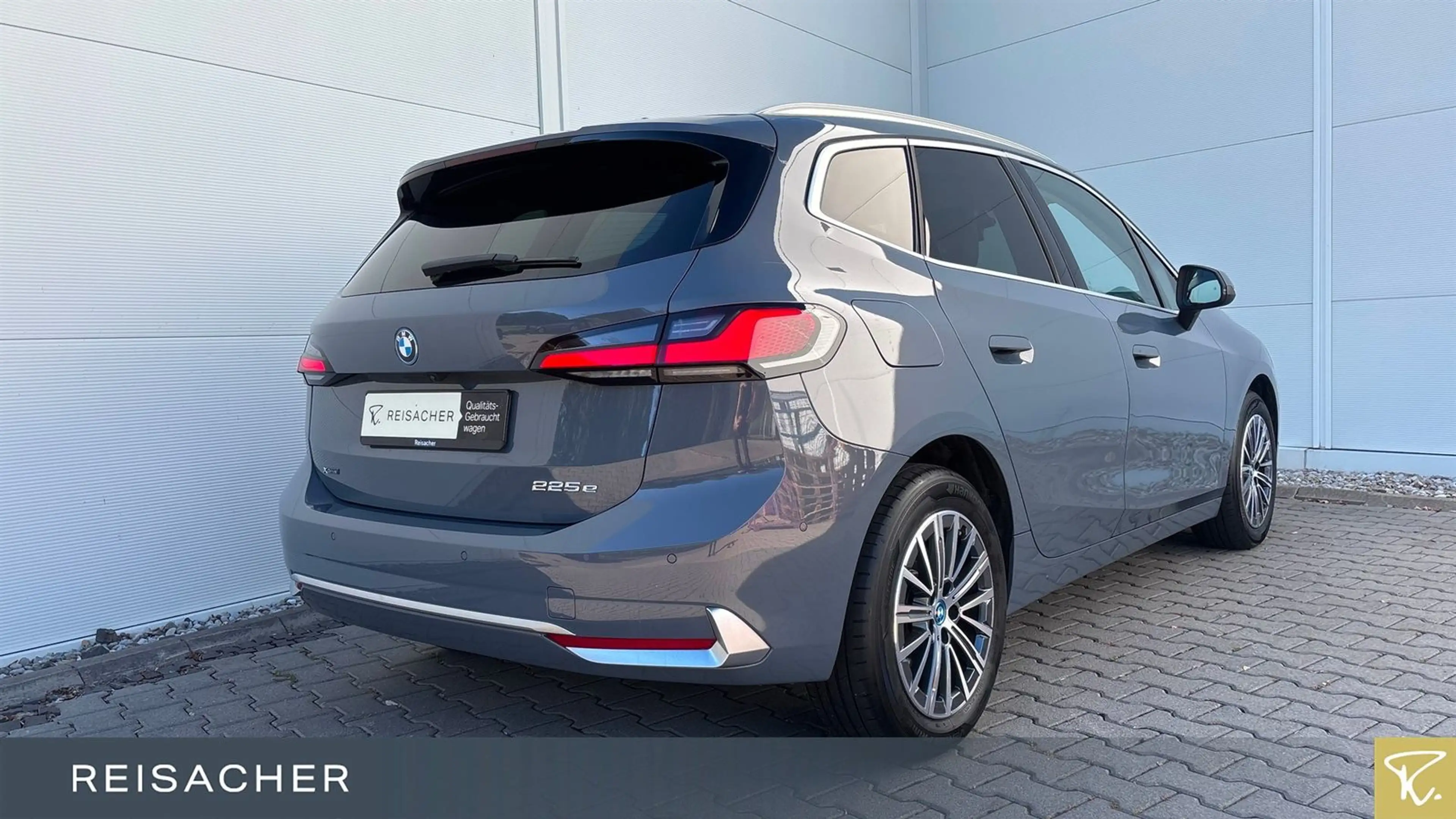 BMW 225 225e A xDrive Active Tourer Luxury Line,Pano,AHK — photo 2