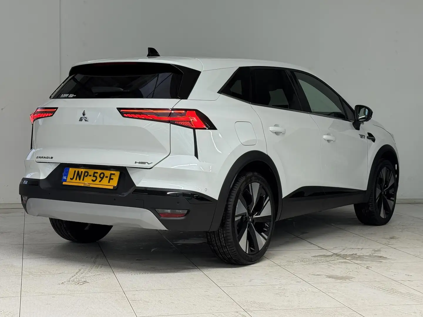 Mitsubishi Grandis 1.8 HEV Instyle | Demo | Navigatie | Solarbay Pano Blanc - 2