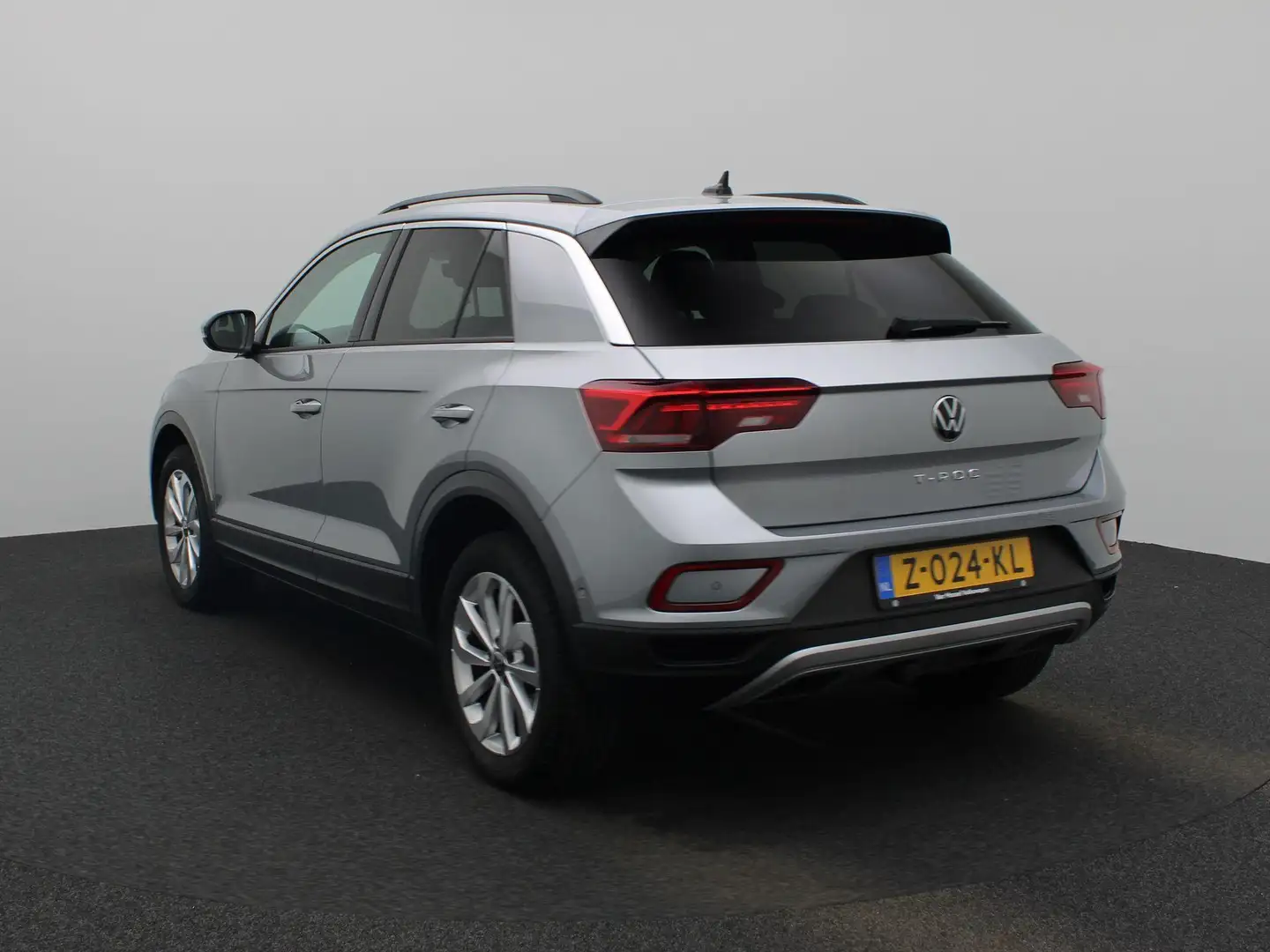 Volkswagen T-Roc 1.5 TSI Life Edition Camera | Navigatie | Airco | Gris - 2