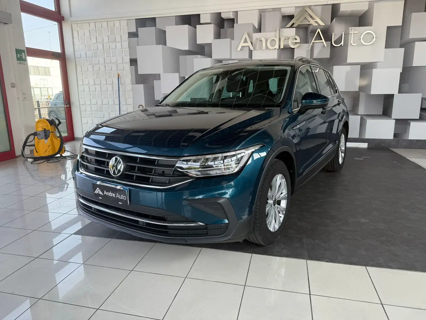 Volkswagen Tiguan Tiguan 2.0 tdi Life 122cv Blu/Azzurro - 1