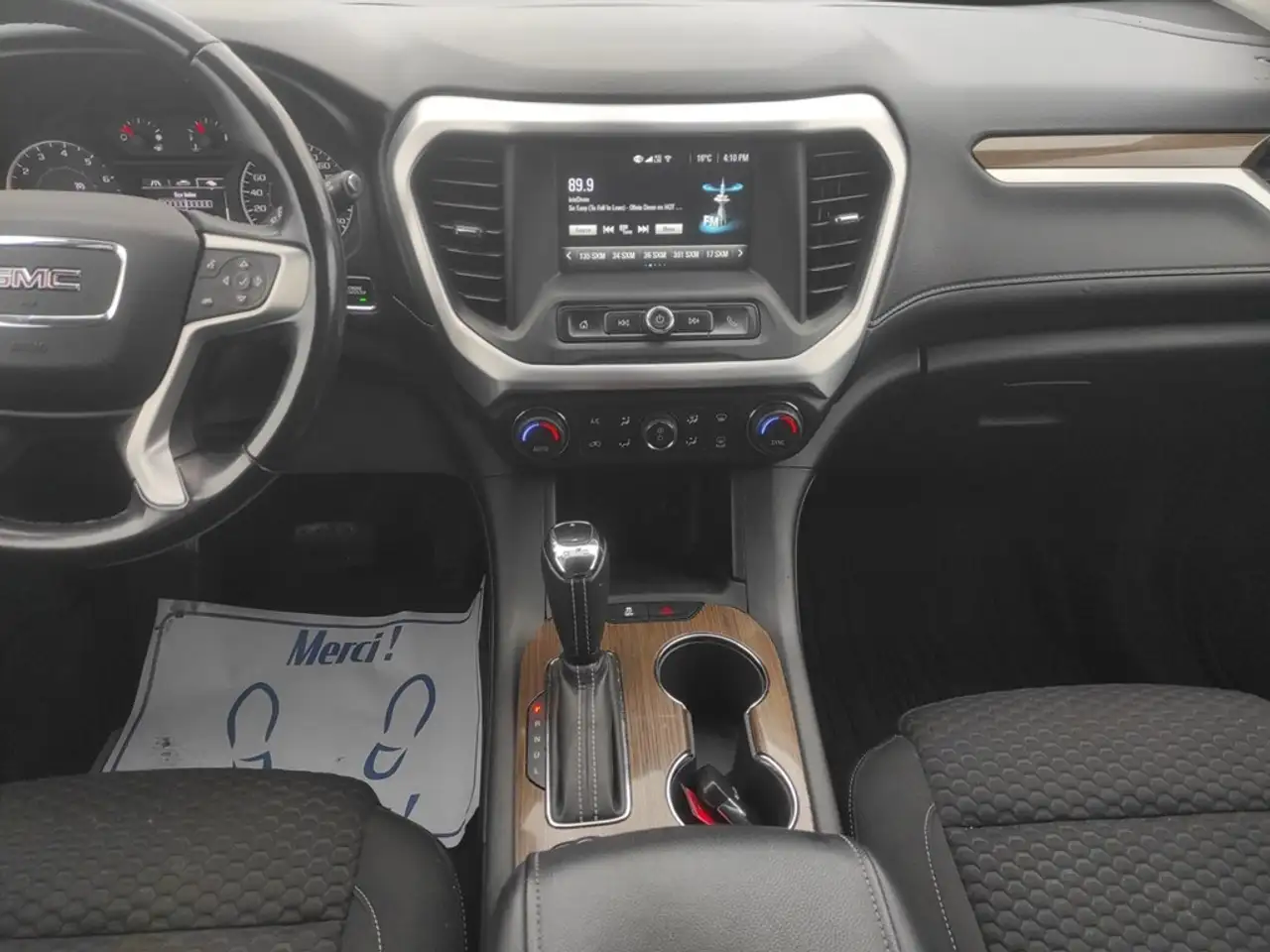 GMC Acadia снимка GMC Acadia