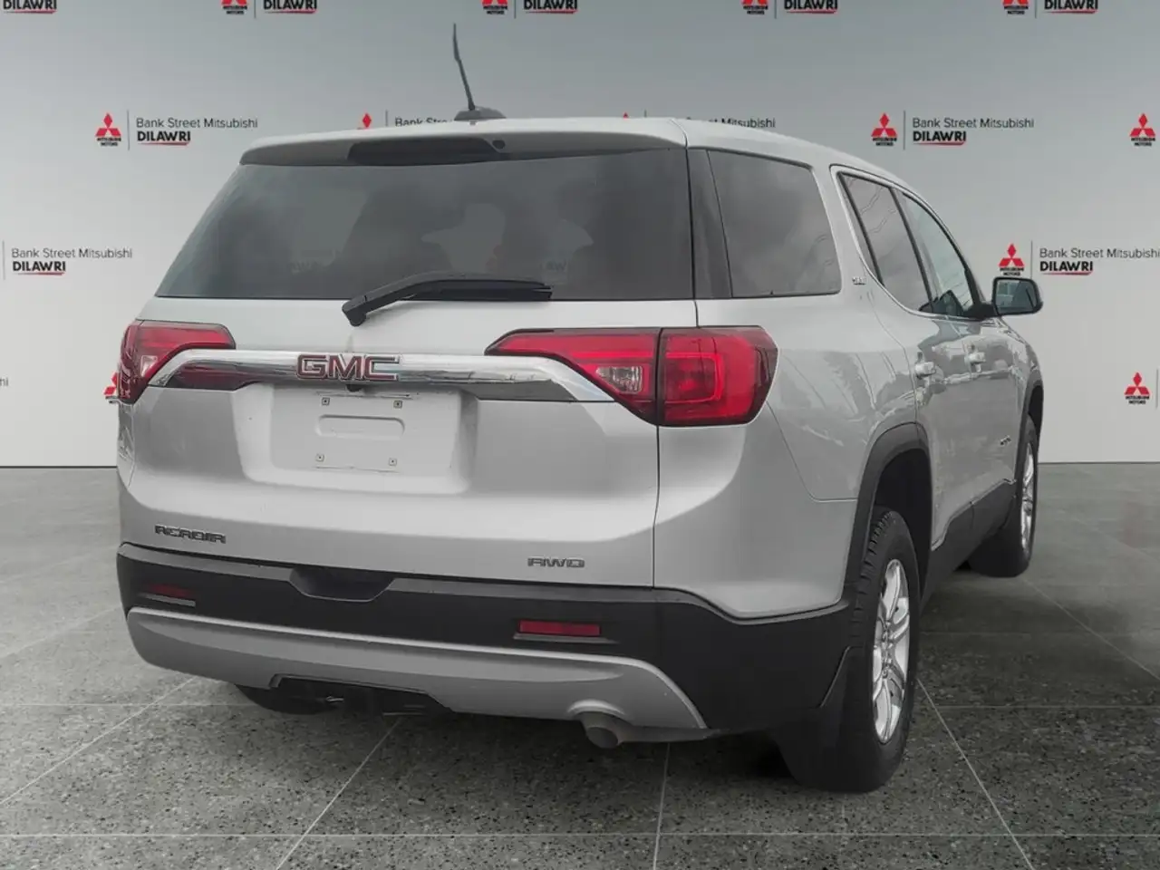 GMC Acadia снимка GMC Acadia