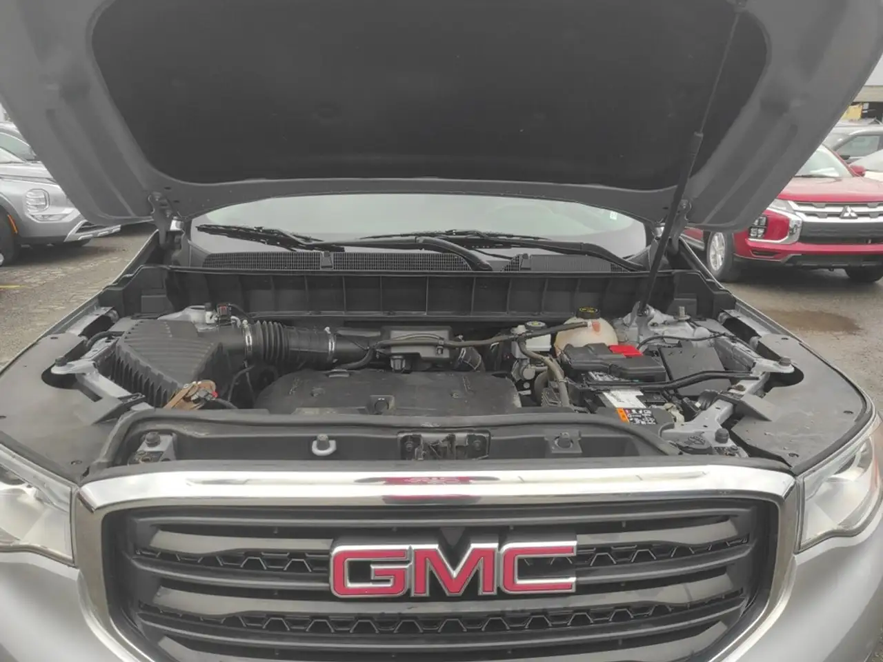 GMC Acadia снимка GMC Acadia