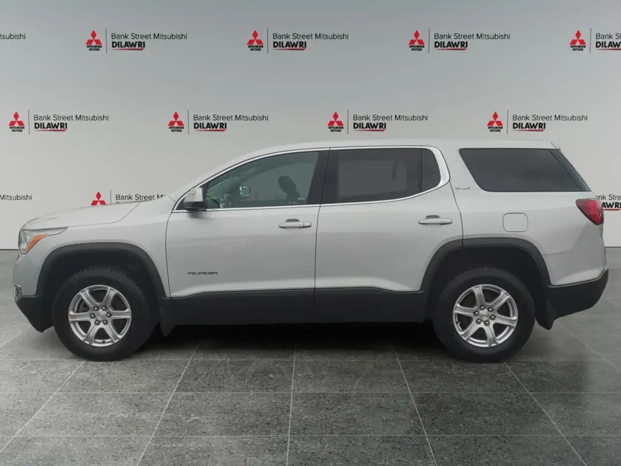 GMC Acadia снимка GMC Acadia