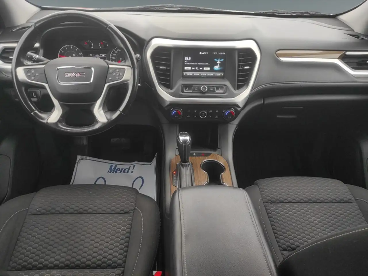 GMC Acadia снимка GMC Acadia