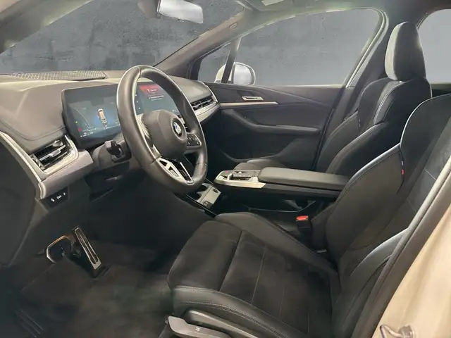 BMW 2 Series view 8