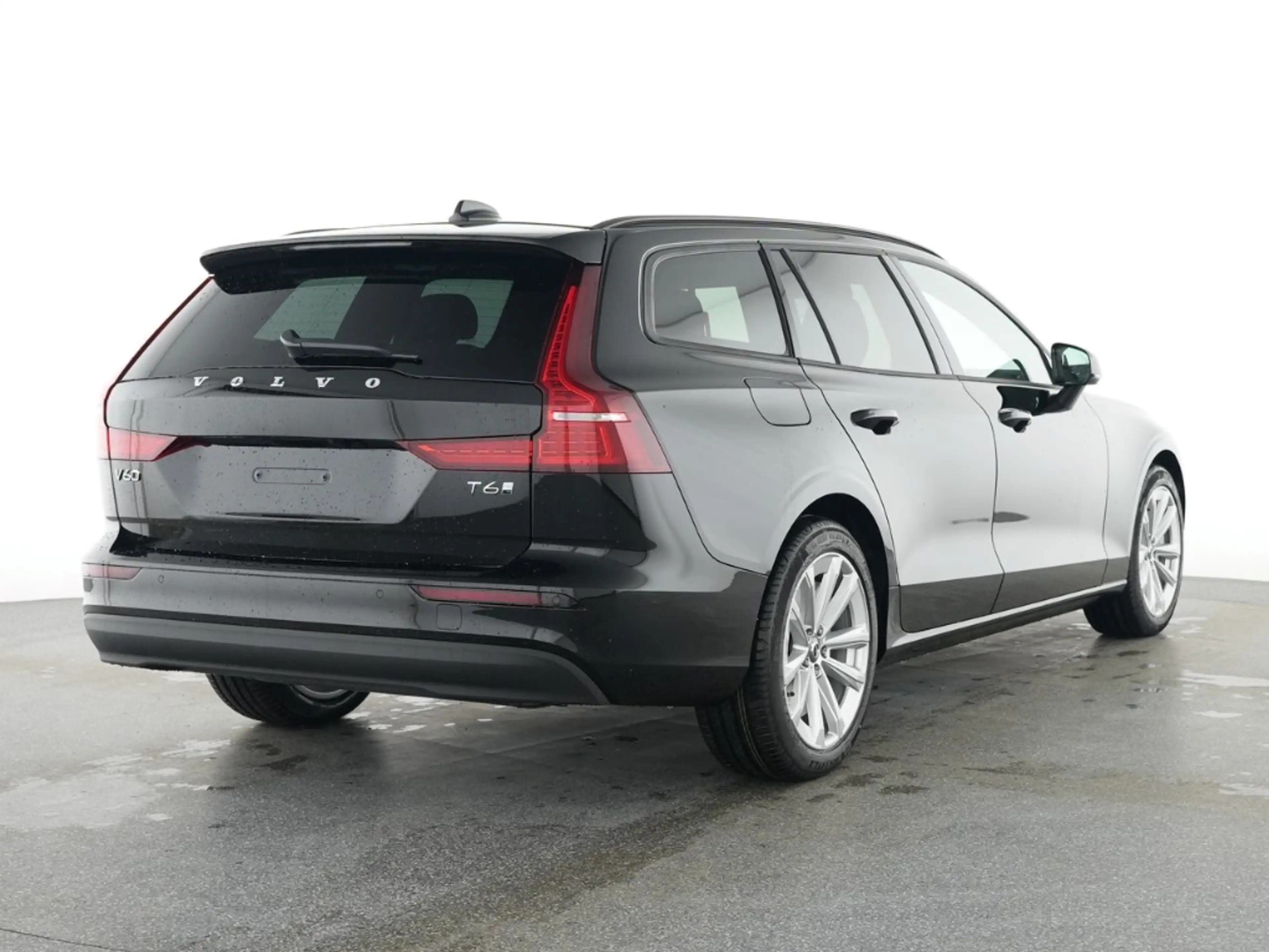 Volvo V60 T6 AWD Core Recharge Plug-In Hybrid StandHZG ACC M — photo 2