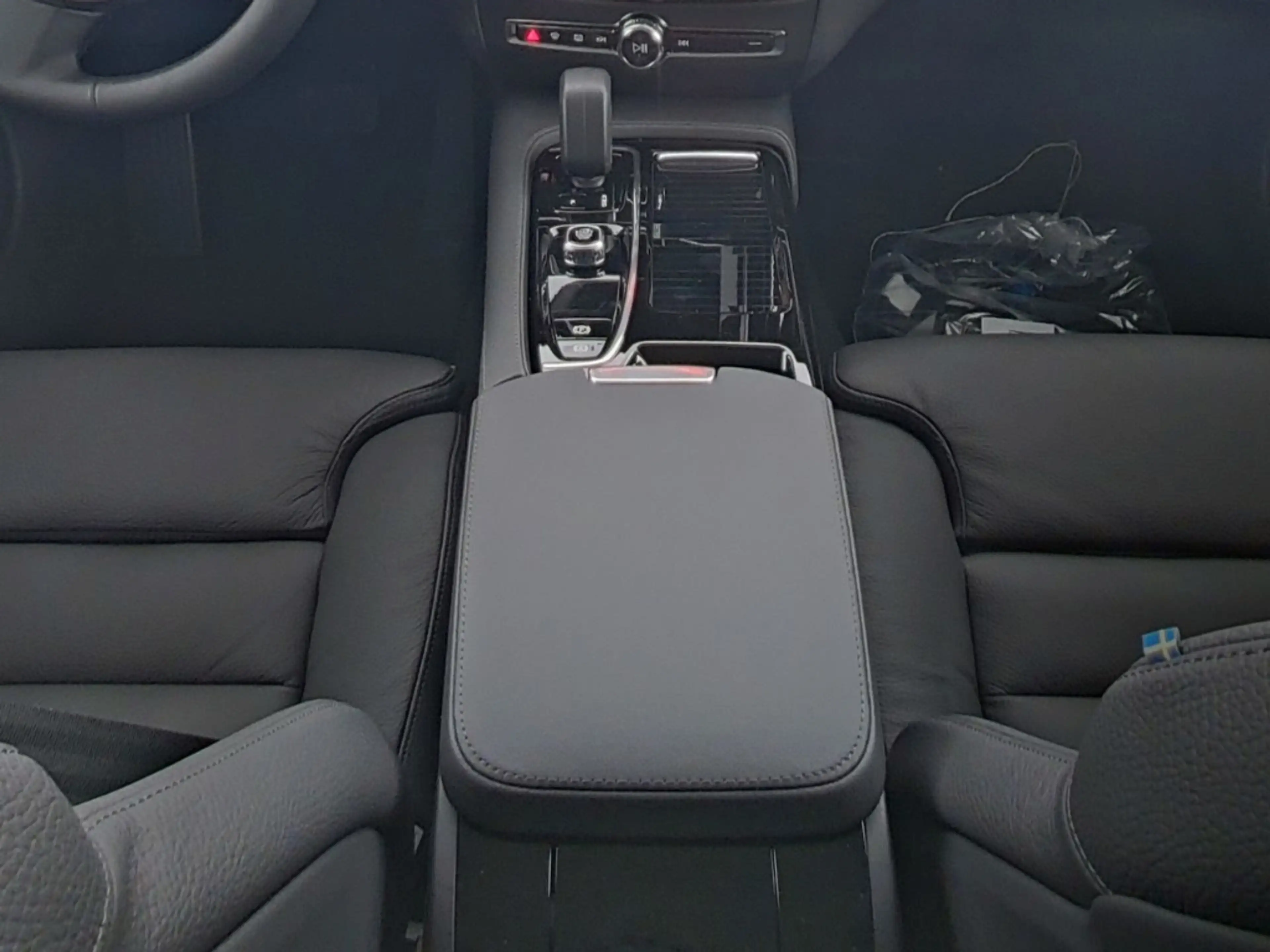 Volvo V60 T6 AWD Core Recharge Plug-In Hybrid StandHZG ACC M — photo 6