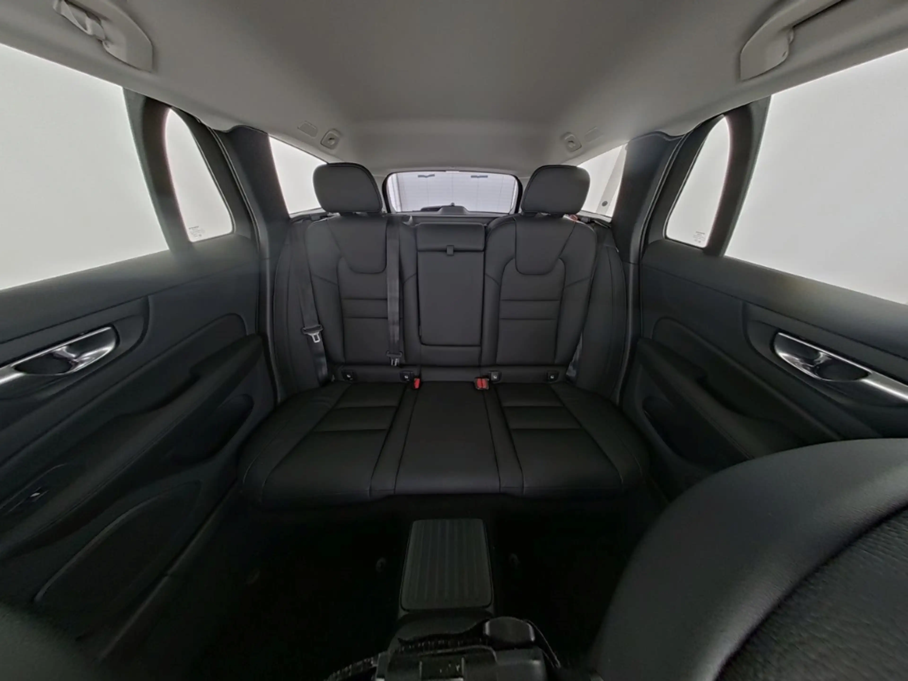 Volvo V60 T6 AWD Core Recharge Plug-In Hybrid StandHZG ACC M — photo 7
