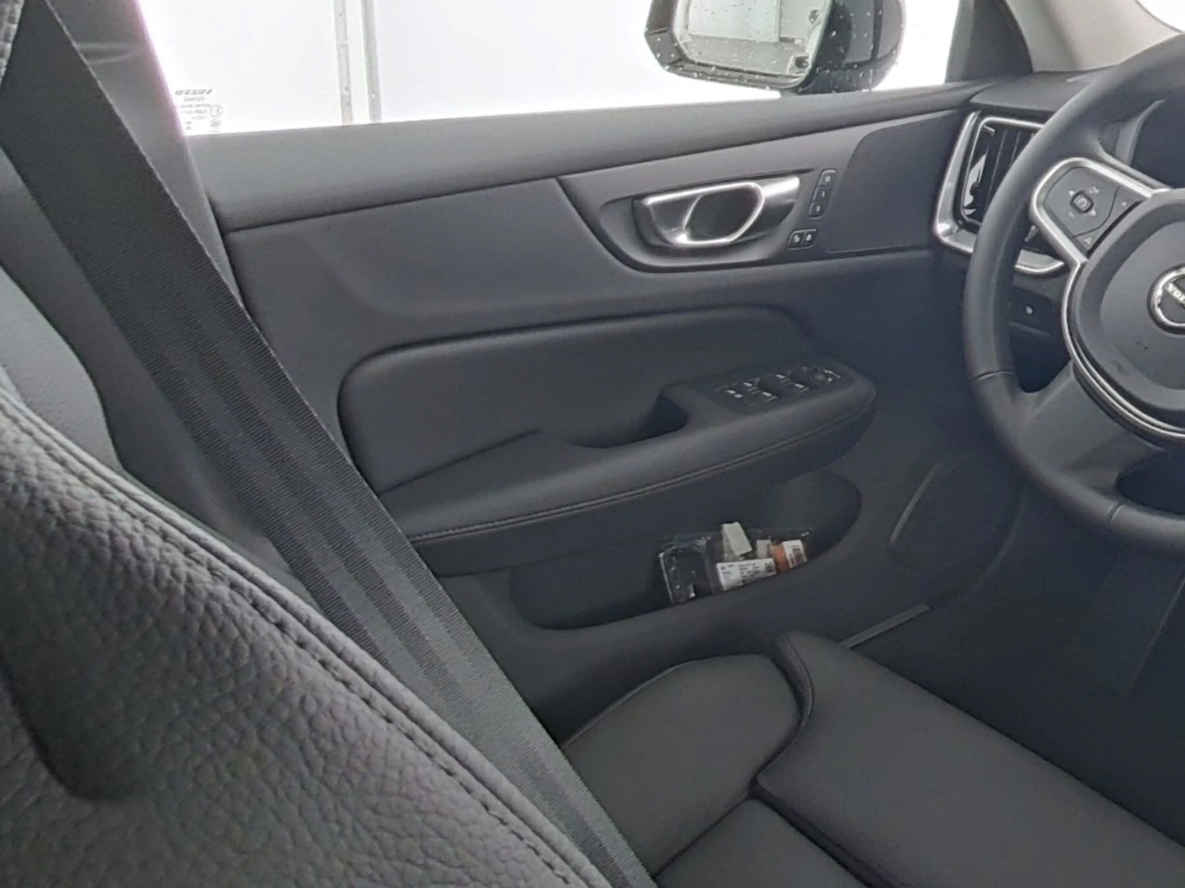 Volvo V60 T6 AWD Core Recharge Plug-In Hybrid StandHZG ACC M — photo 12