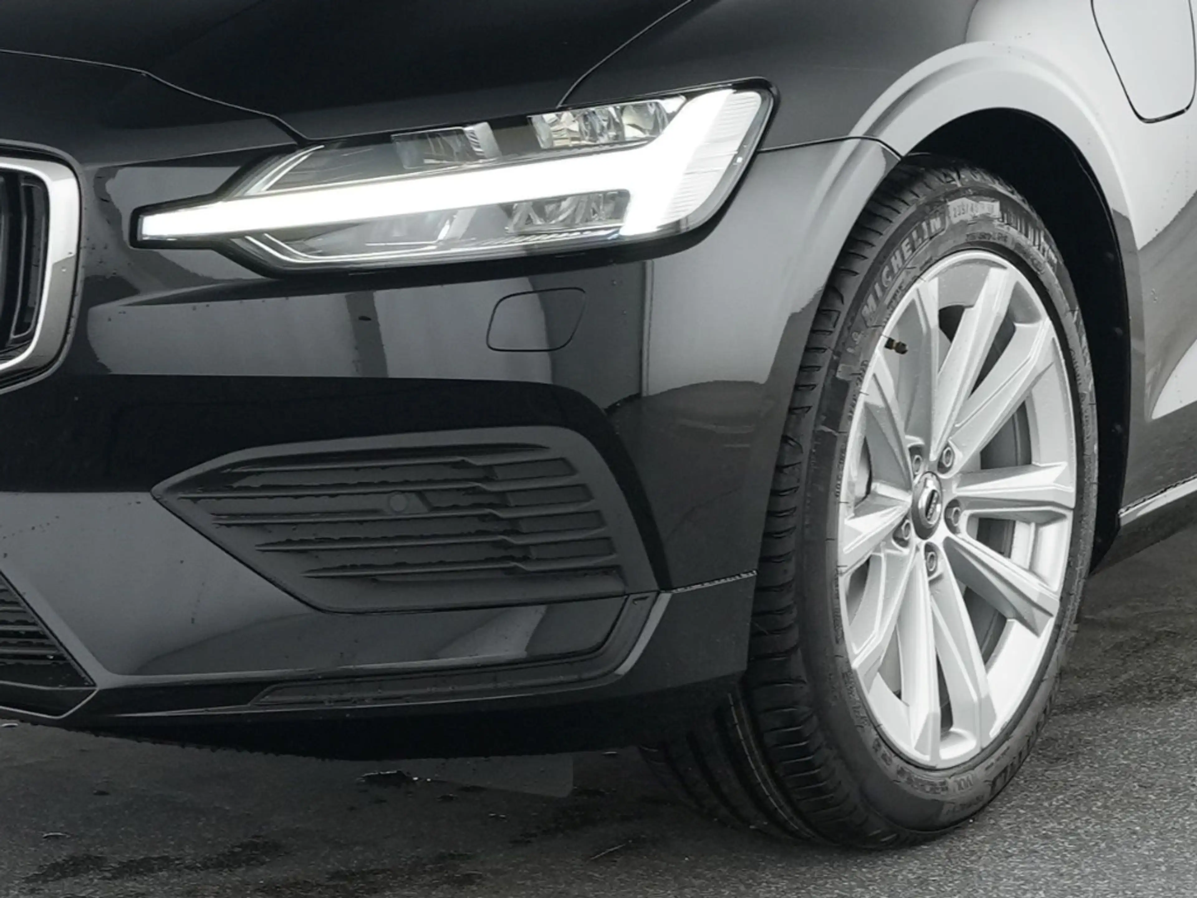 Volvo V60 T6 AWD Core Recharge Plug-In Hybrid StandHZG ACC M — photo 10