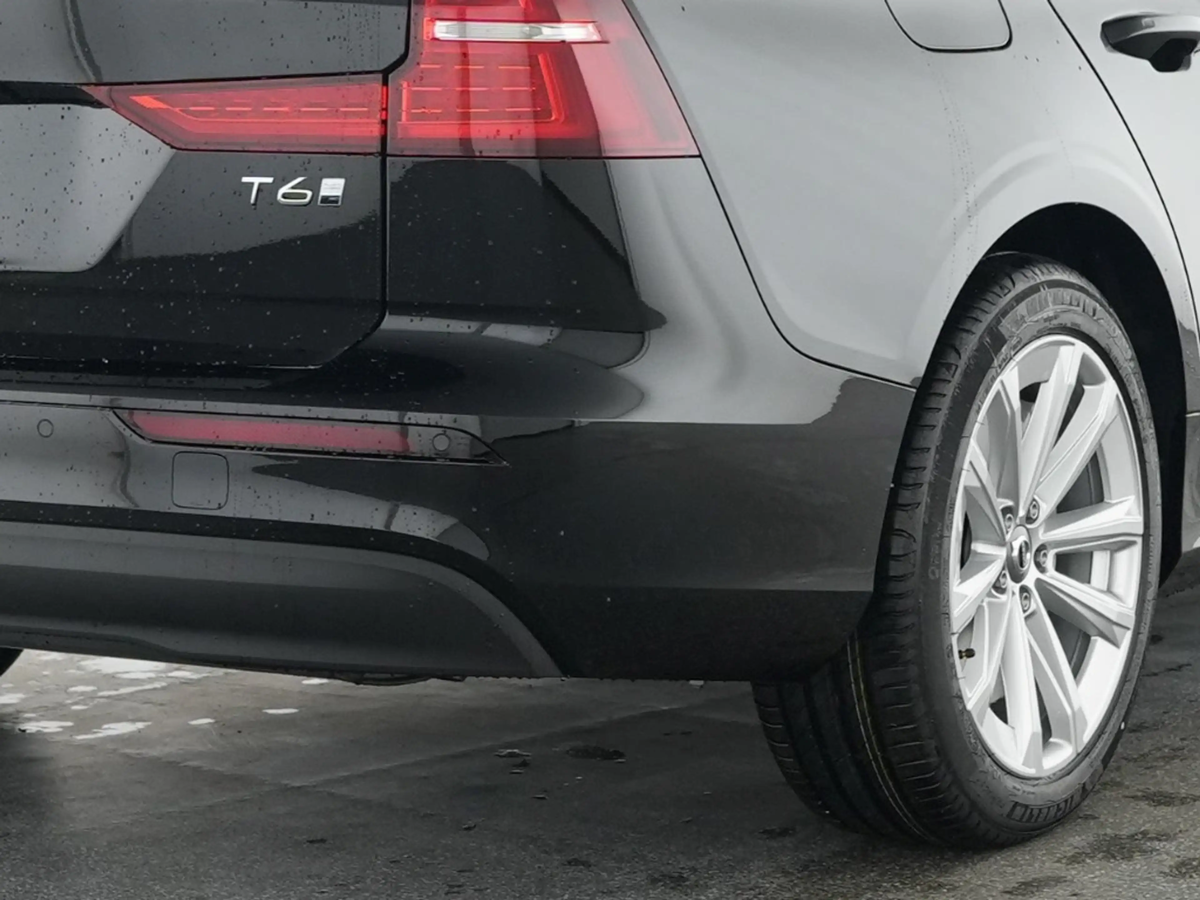 Volvo V60 T6 AWD Core Recharge Plug-In Hybrid StandHZG ACC M — photo 11