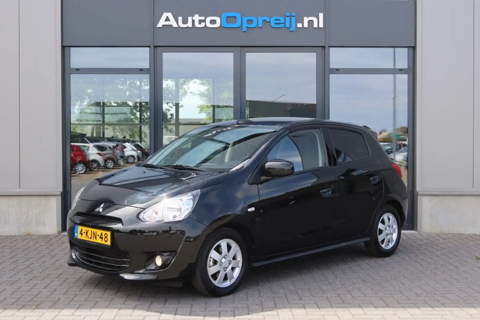 Mitsubishi Space Star 1.2 Intense AUTOMAAT 5drs. Clima, keyless entry 1e Zwart - 1