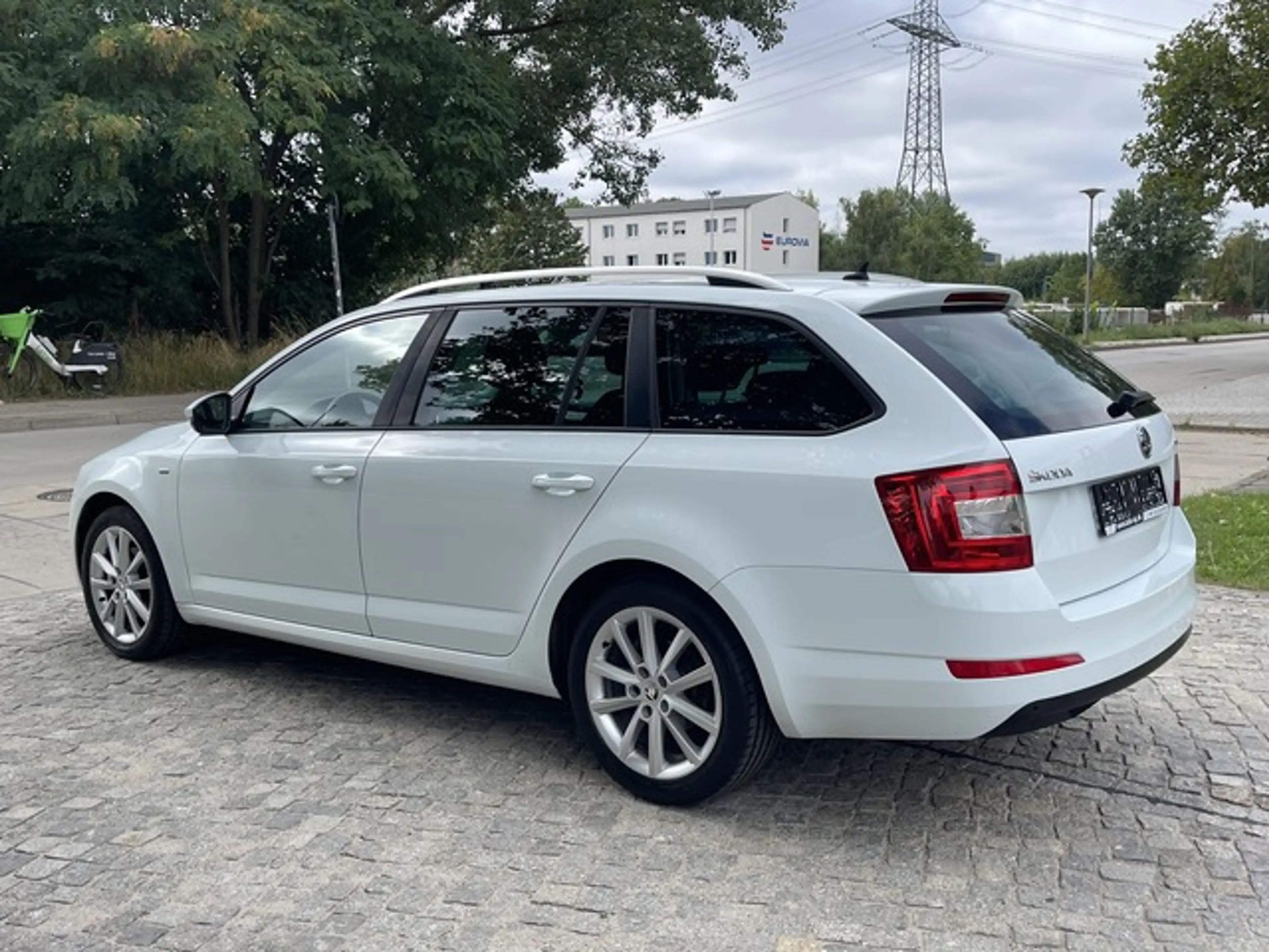 Skoda Octavia Combi 2.0TDI — photo 7