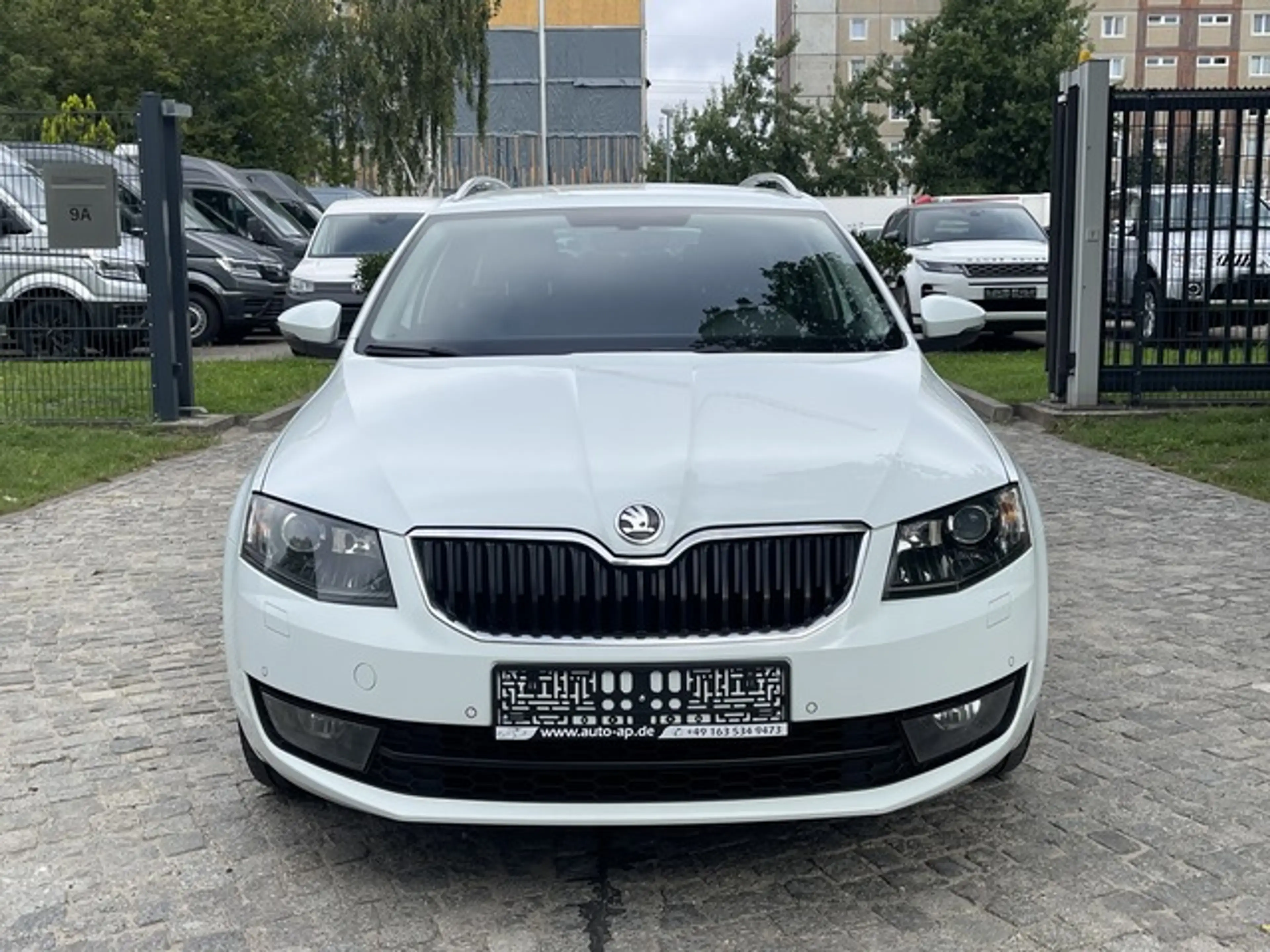 Skoda Octavia Combi 2.0TDI — photo 2