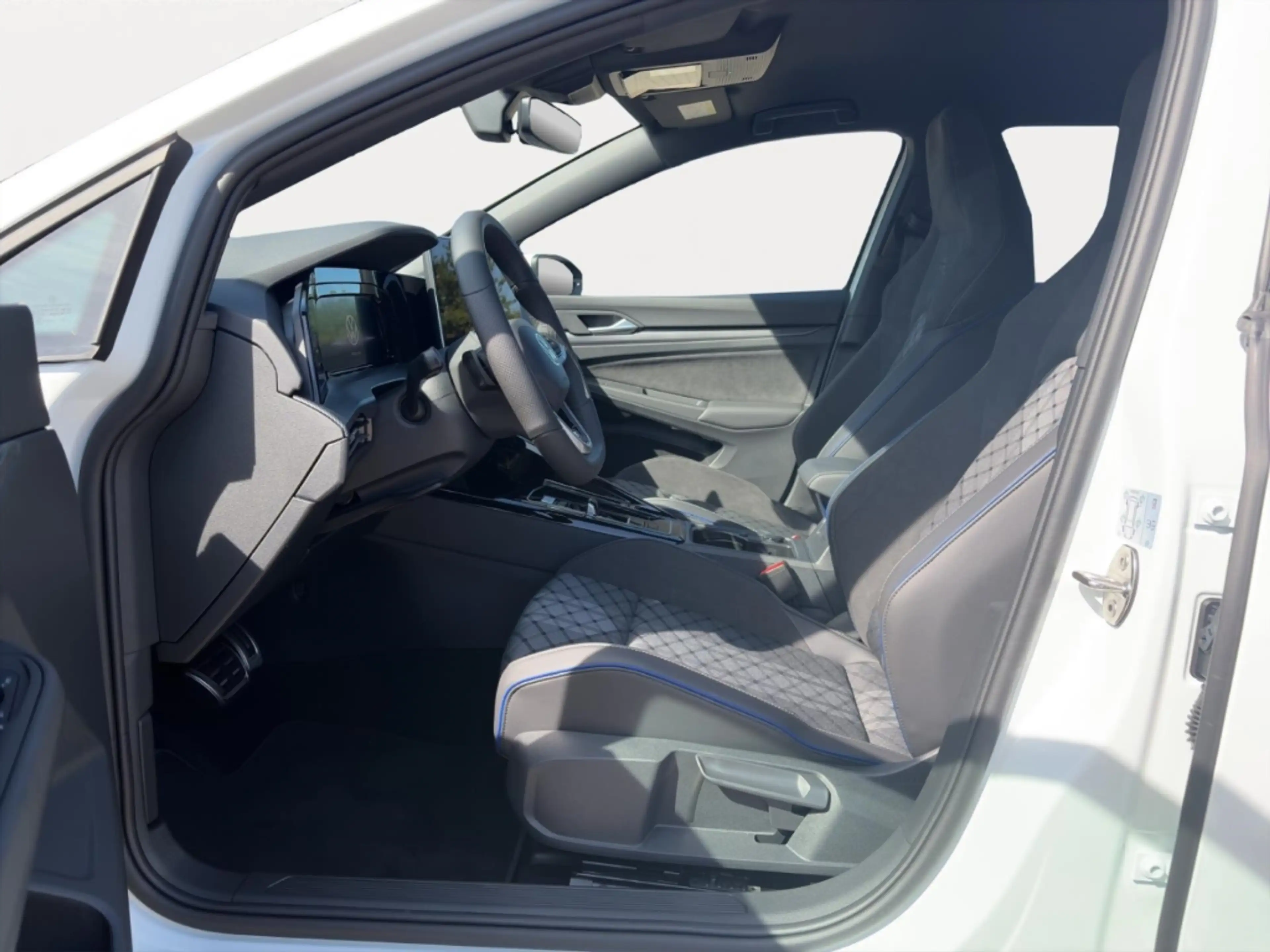 Volkswagen Golf R -Line 1,5 l eTSI OPF 110 kW (150 PS) 7-Gang-Doppel — photo 8