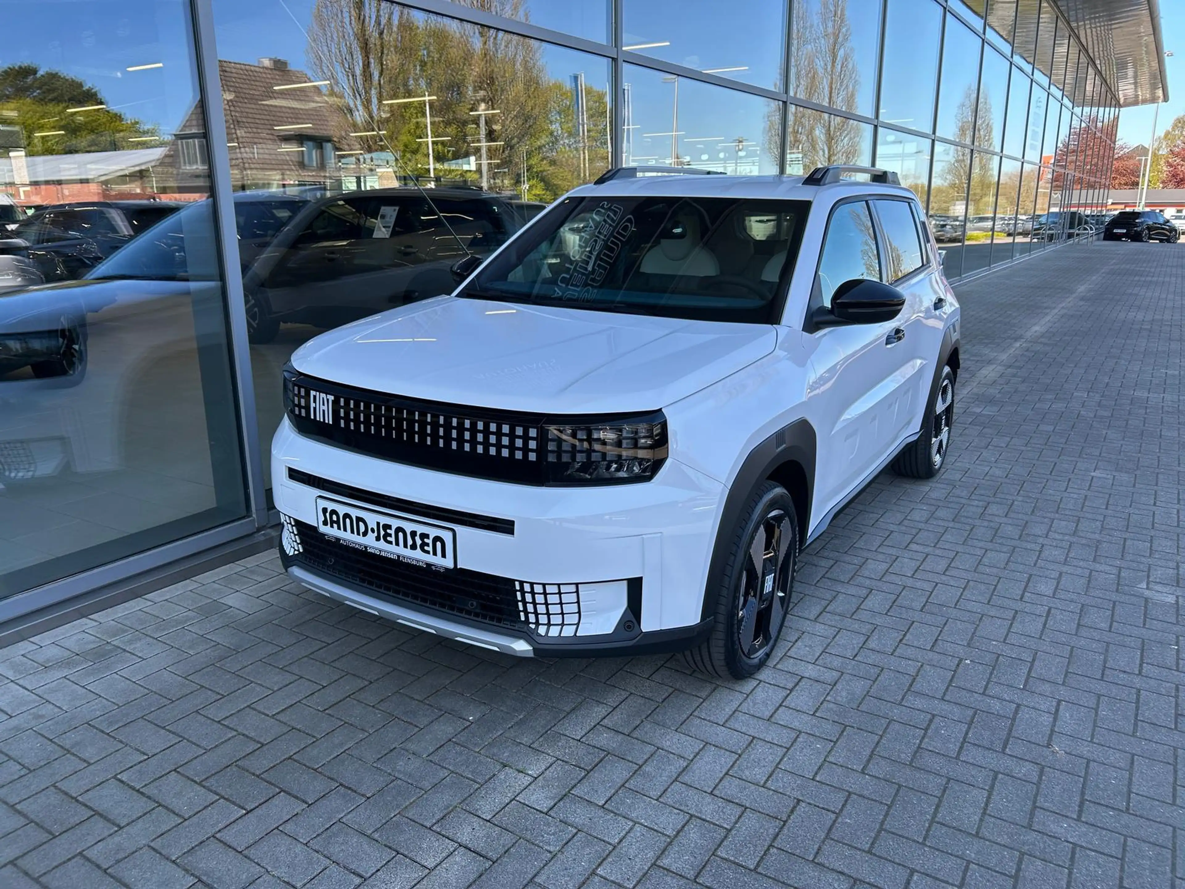 Fiat Grande Panda La Prima 44 kwh Temp Navi kamera — photo 2