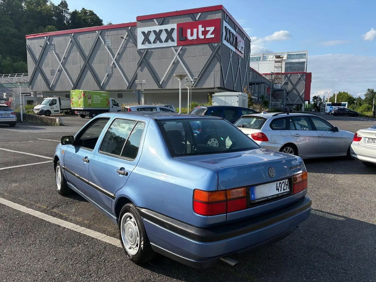 Volkswagen Vento Bleu - 2