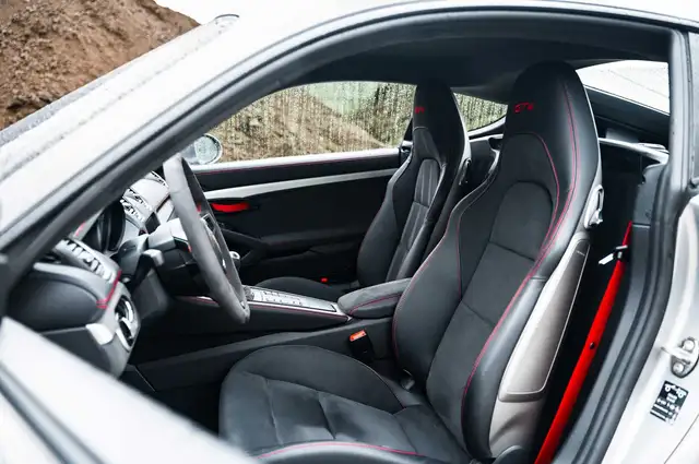 Porsche 718 Cayman view 5