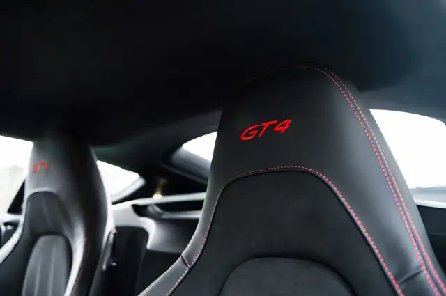 Porsche 718 Cayman view 6